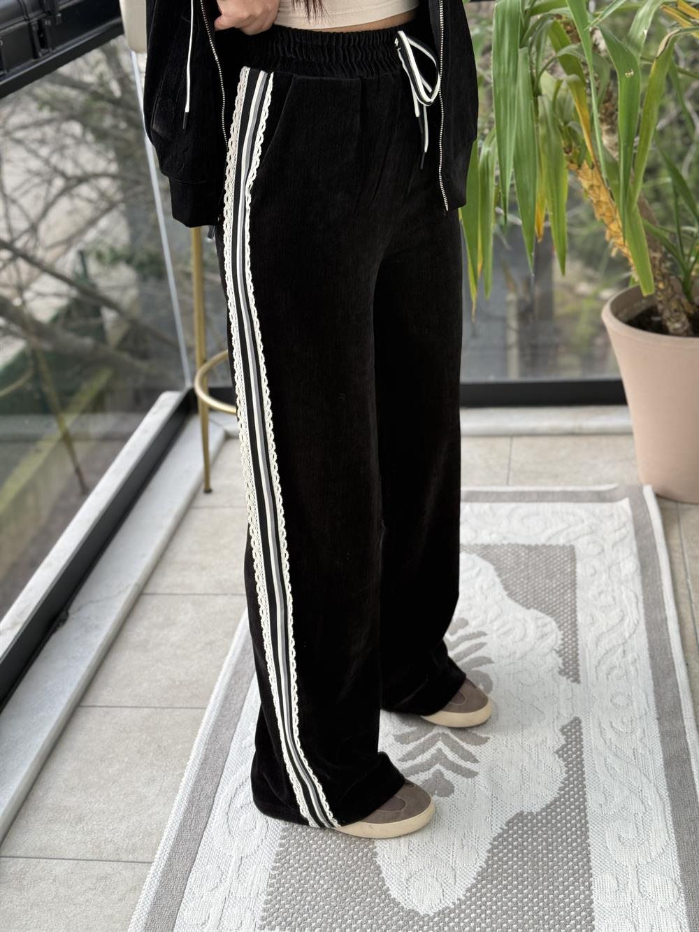 Dokuma Şeritli Şönil Takım Siyah