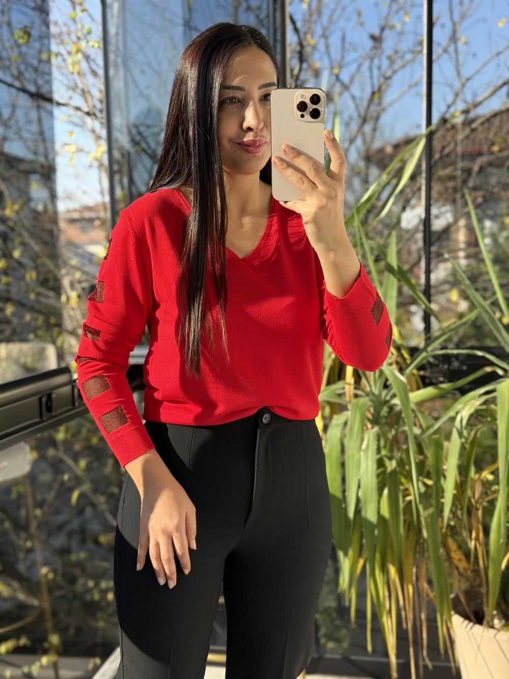 V Yaka Kolları Küp Detay Merserize Kırmızı