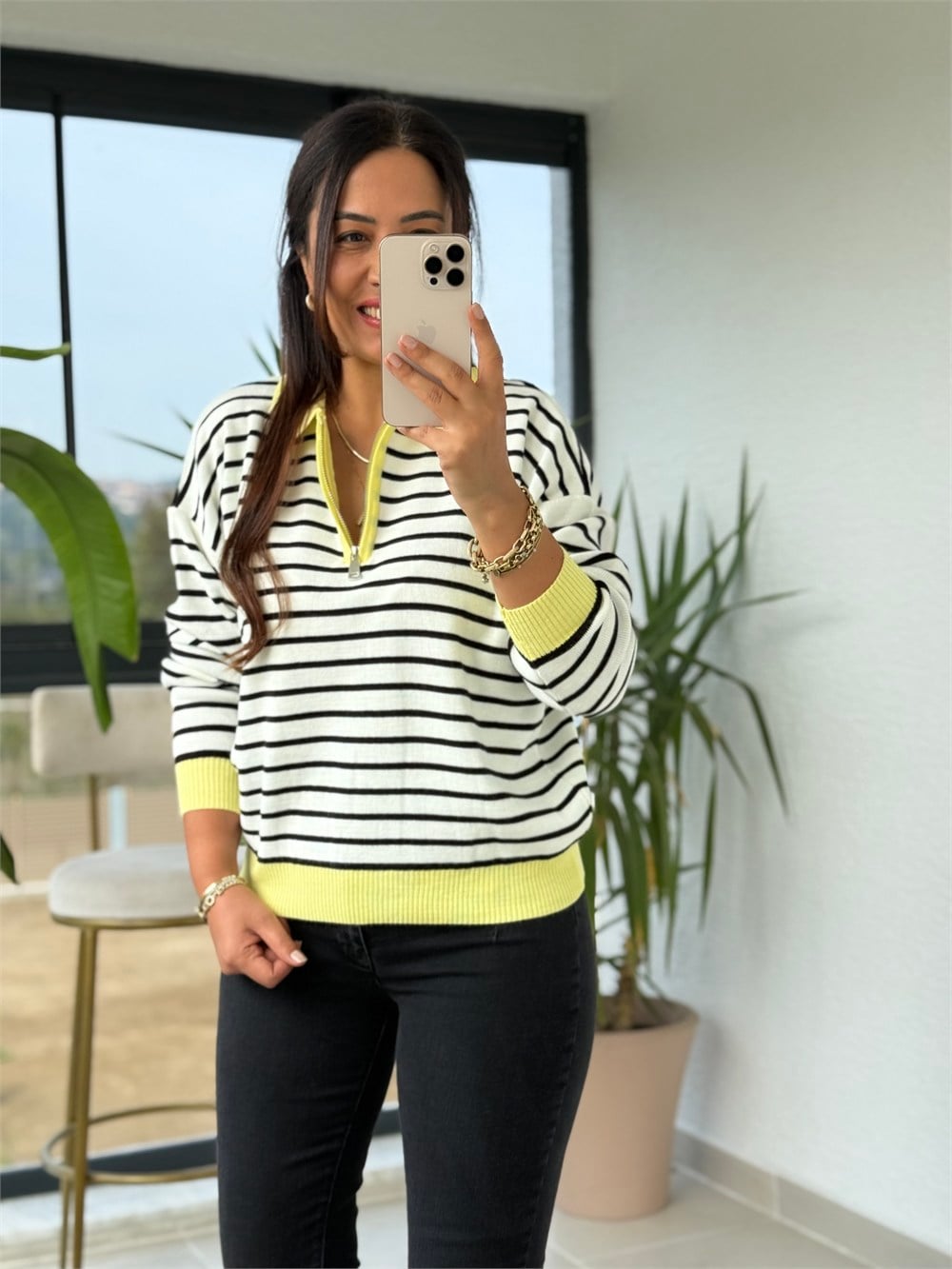 Polo Yaka Çizgili Renk Detaylı Sweatshirt Sarı