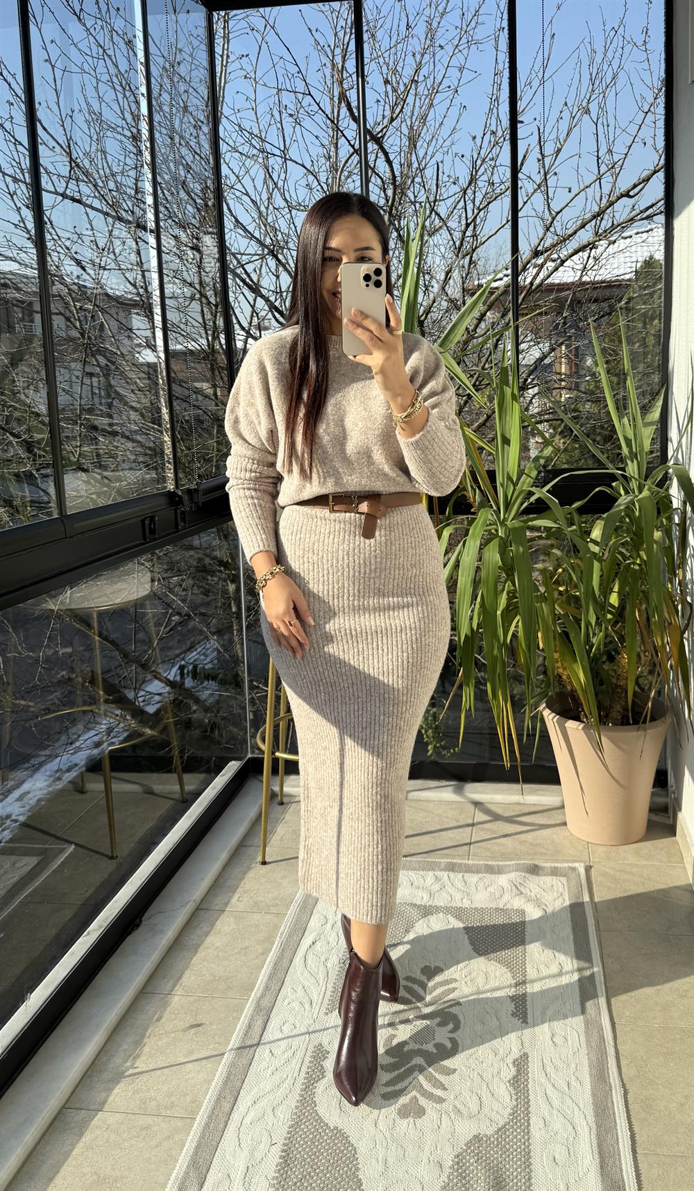 Bisiklet Yaka Yumuşak Dokulu Elbise Bej