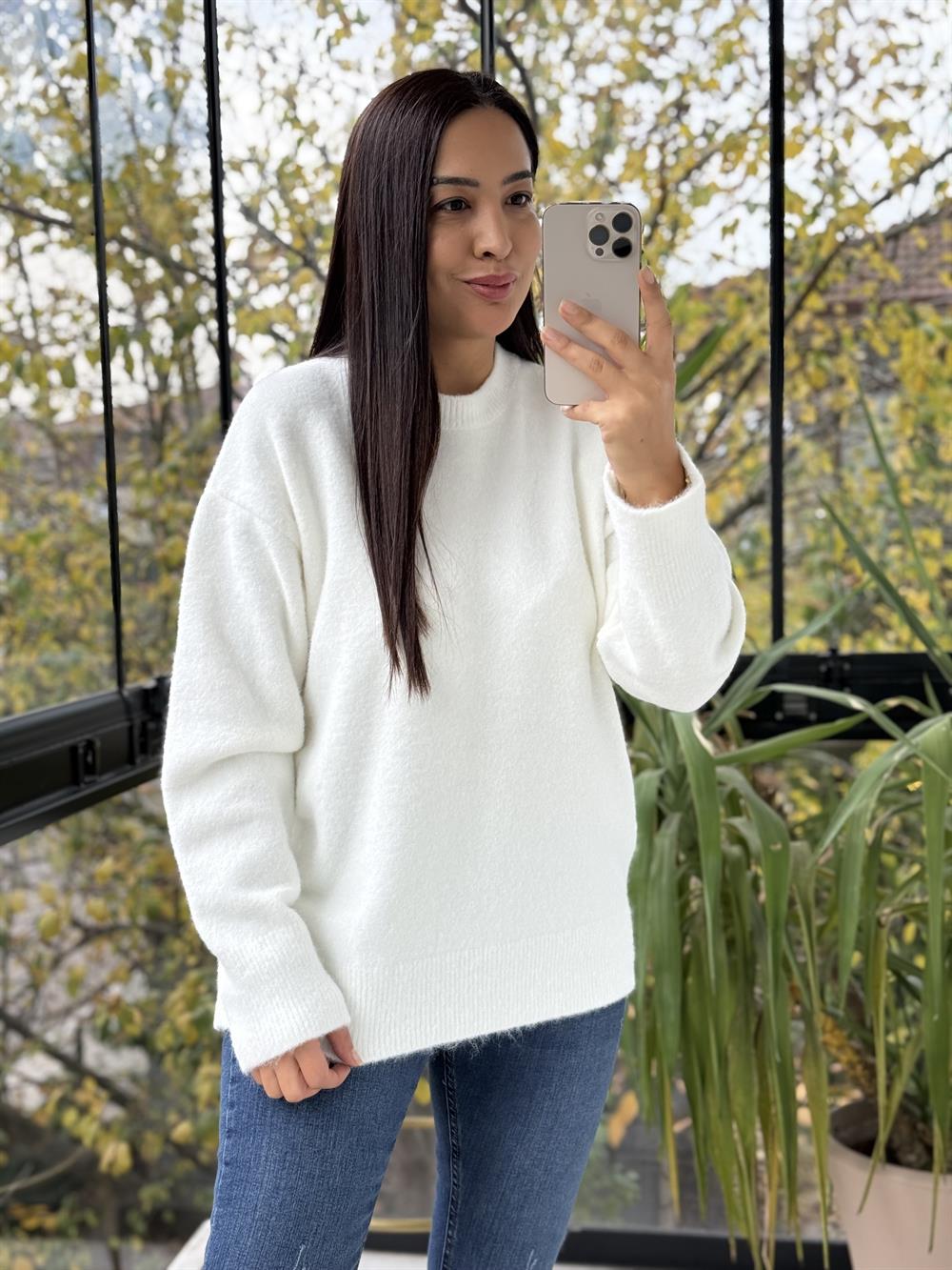 Yumoş Basic Kazak Beyaz