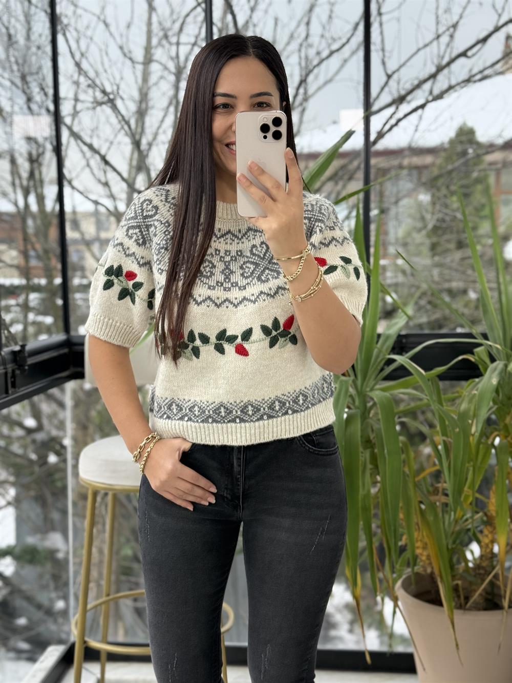 Zra Nakışlı Kısa Kol Kazak Ekru