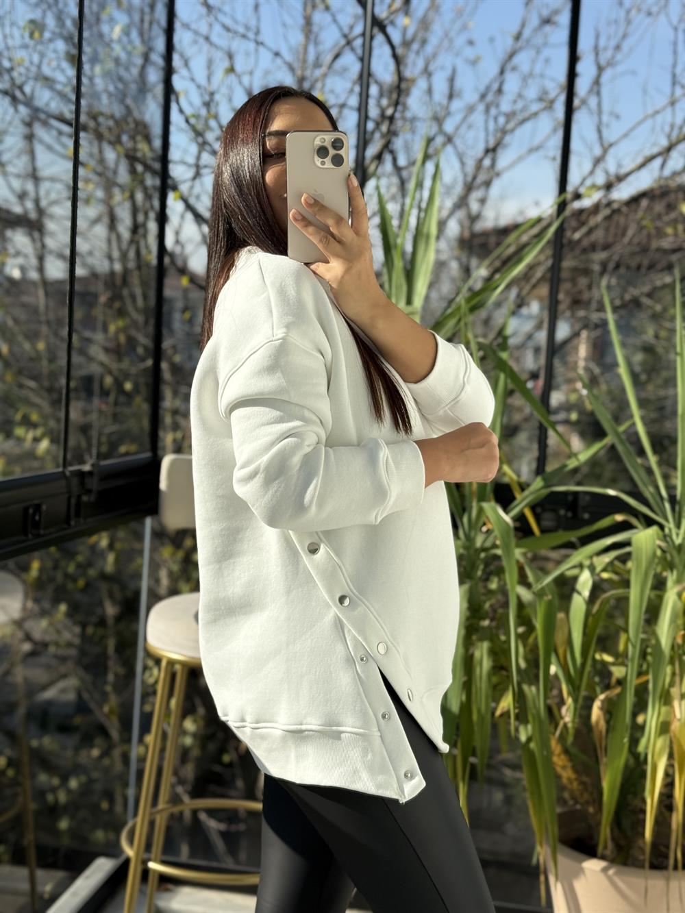 Yanı Çıtçıtlı Sweatshirt Beyaz