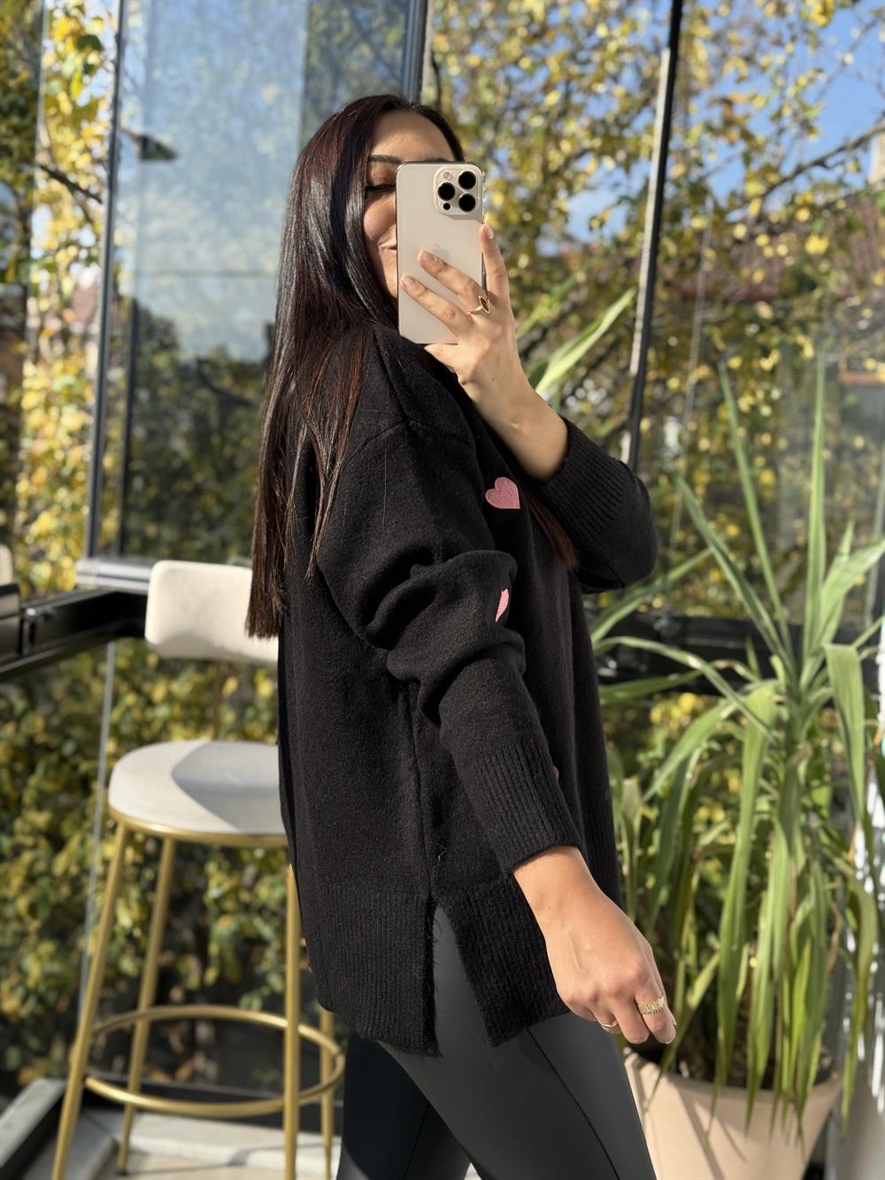 Kalp Detaylı Kazak Siyah