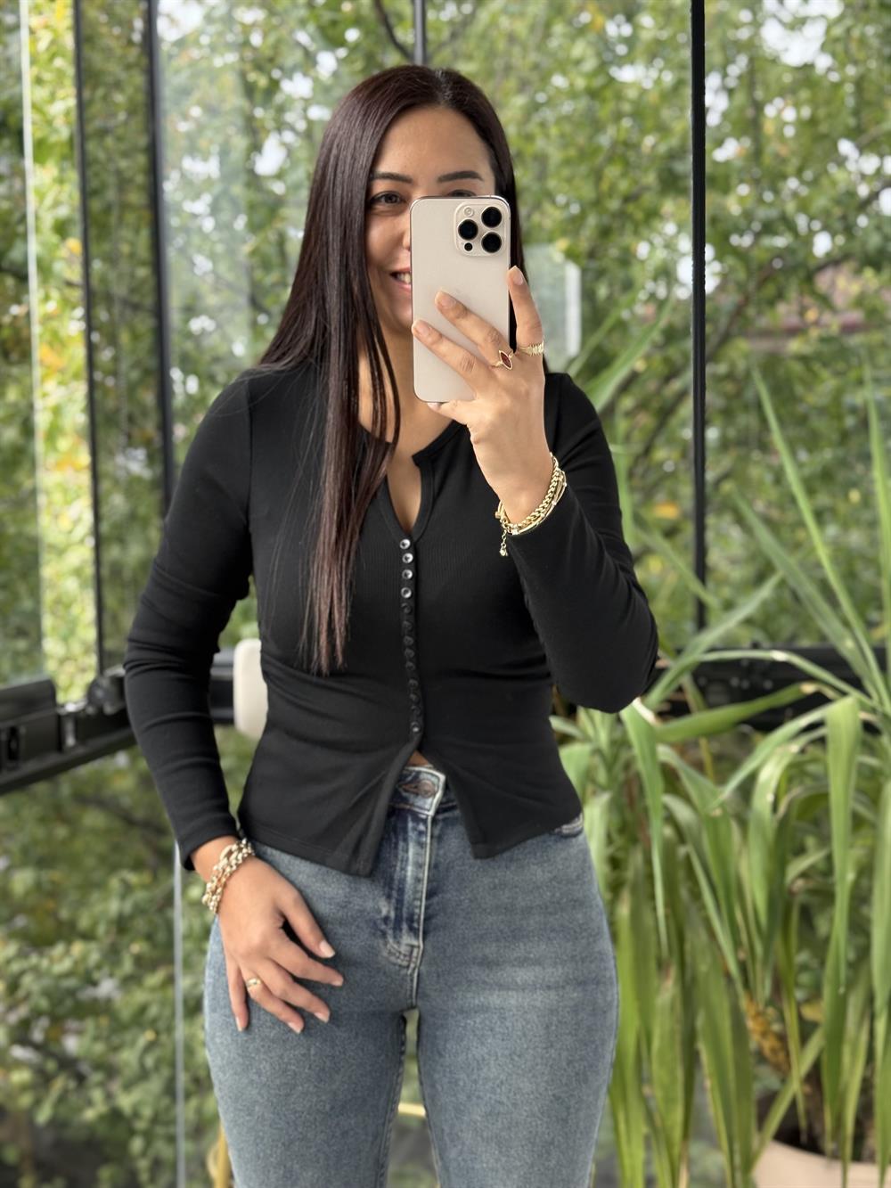 Düğme Detaylı Büzgülü Top Bluz Siyah