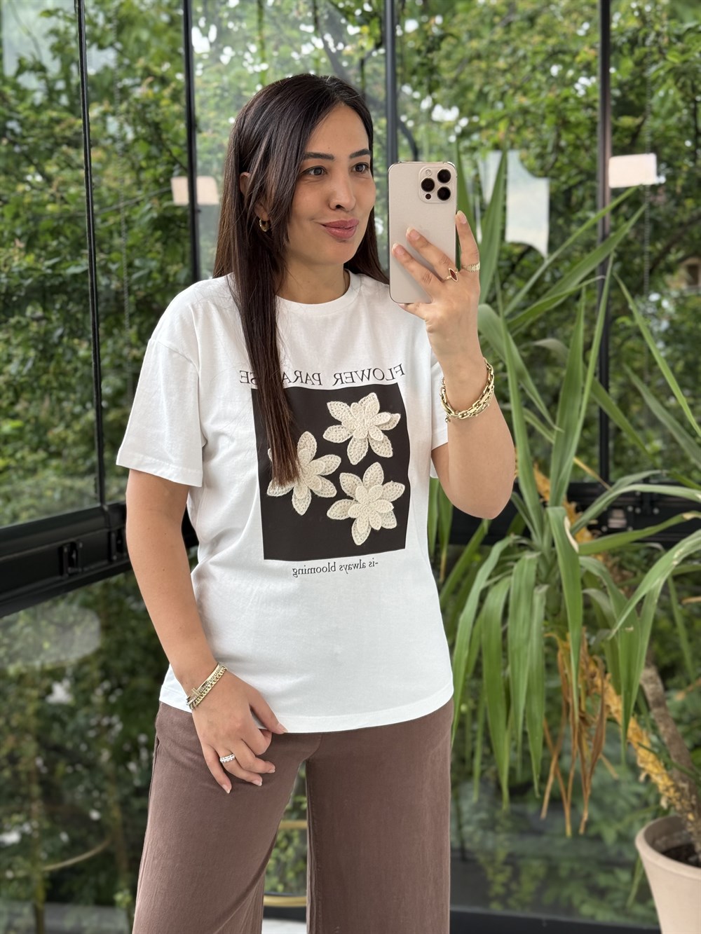 Motif Çiçek Detaylı Tişört Ekru