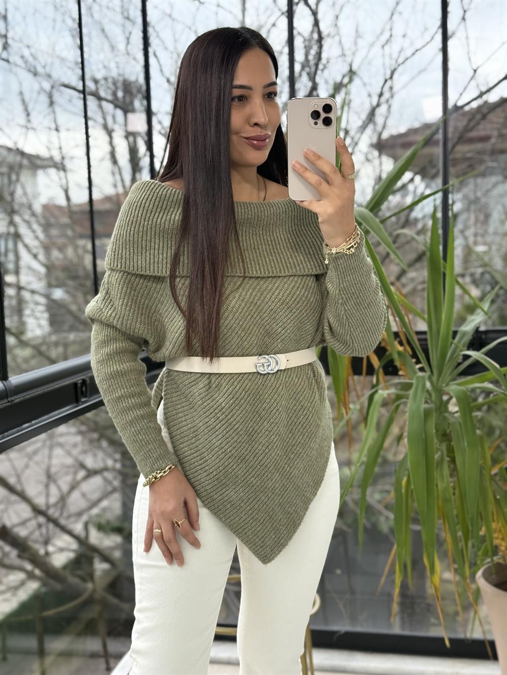 Madonna Yaka Asimetrik Kazak Açık Yeşil