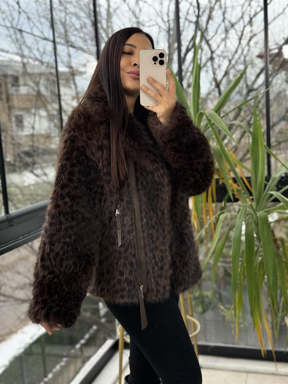 Kruvaze Yakalı Leoparlı Kürk