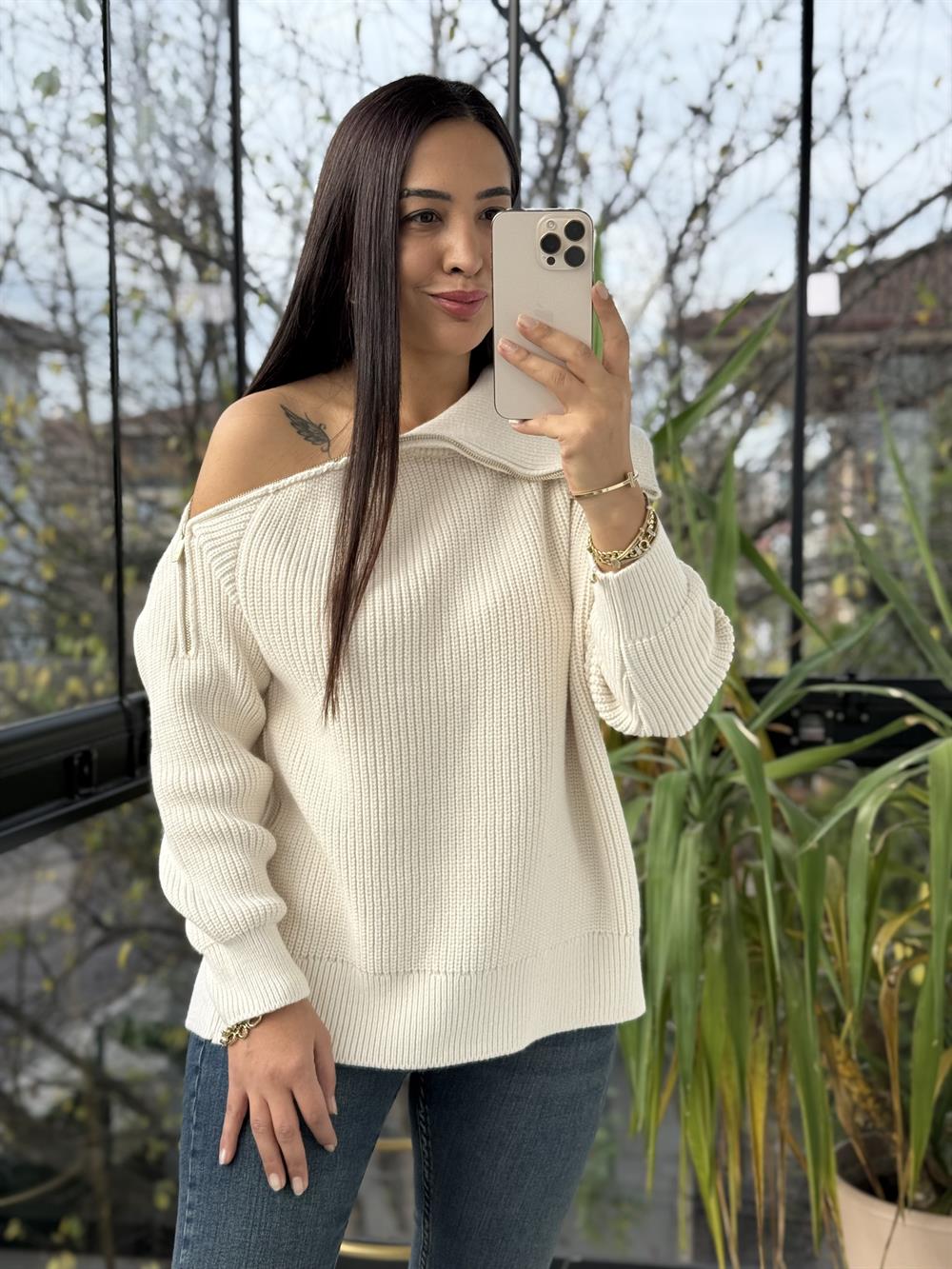Yandan Fermuarlı Geniş Yaka triko Kazak Krem