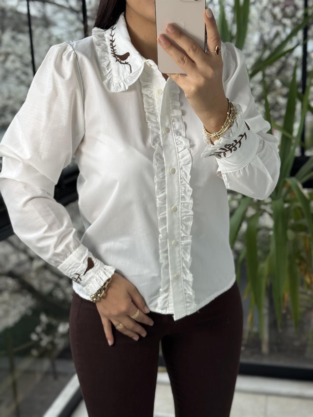 Kolu Ve Yakası Nakış Detaylı Gömlek Beyaz