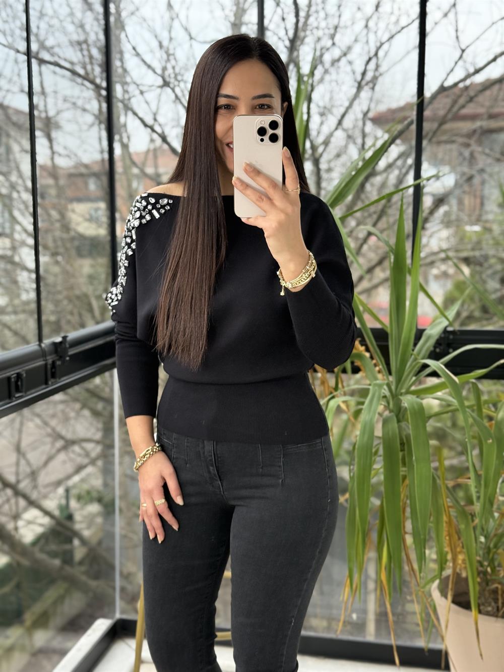 Taş İşlemeli Tek Omuz Triko Kazak Siyah