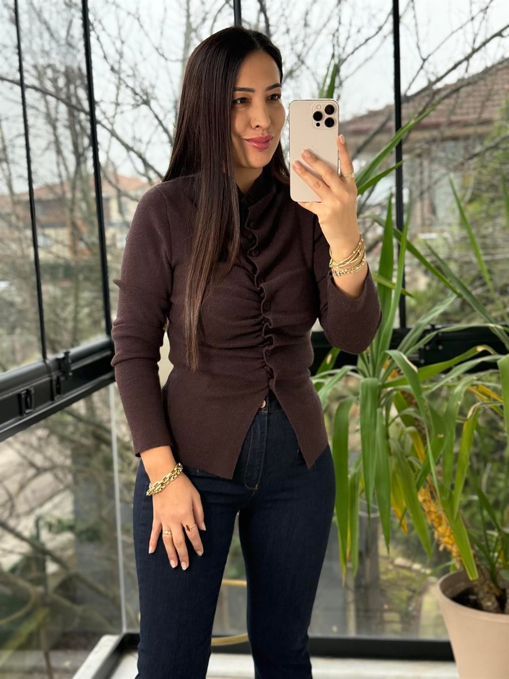 Önü Büzgülü Düğmeli Triko Hırka Kahve