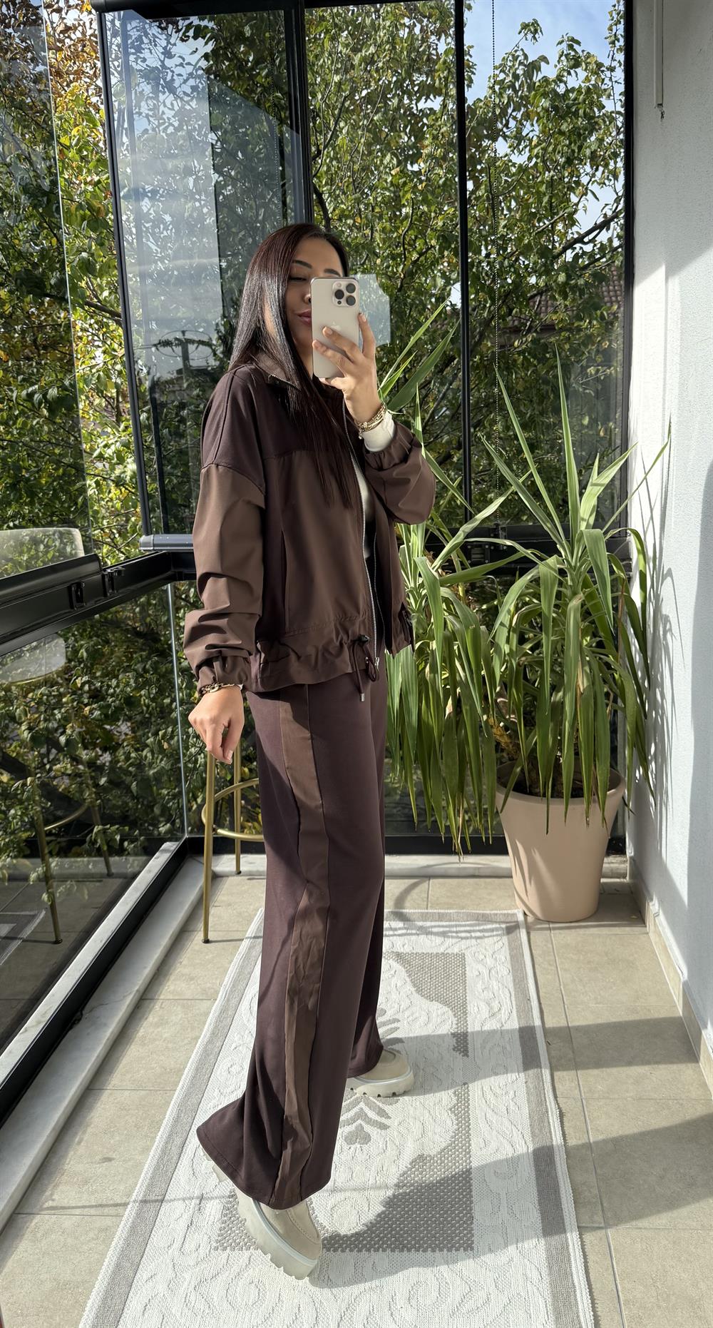 Paraşüt Detaylı Takım Kahve