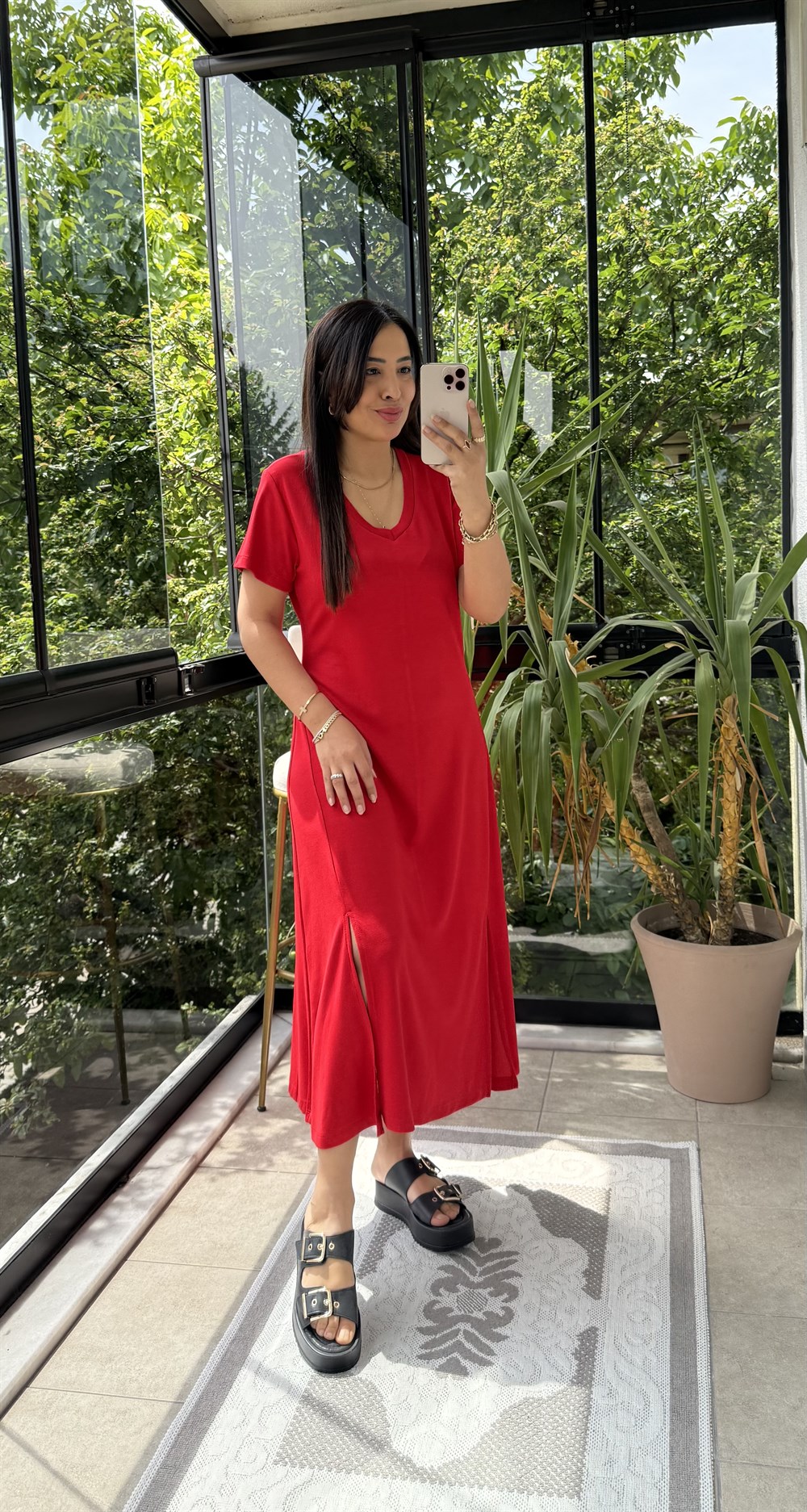 Oysh V Yaka Yırtmaçlı Elbise Kırmızı