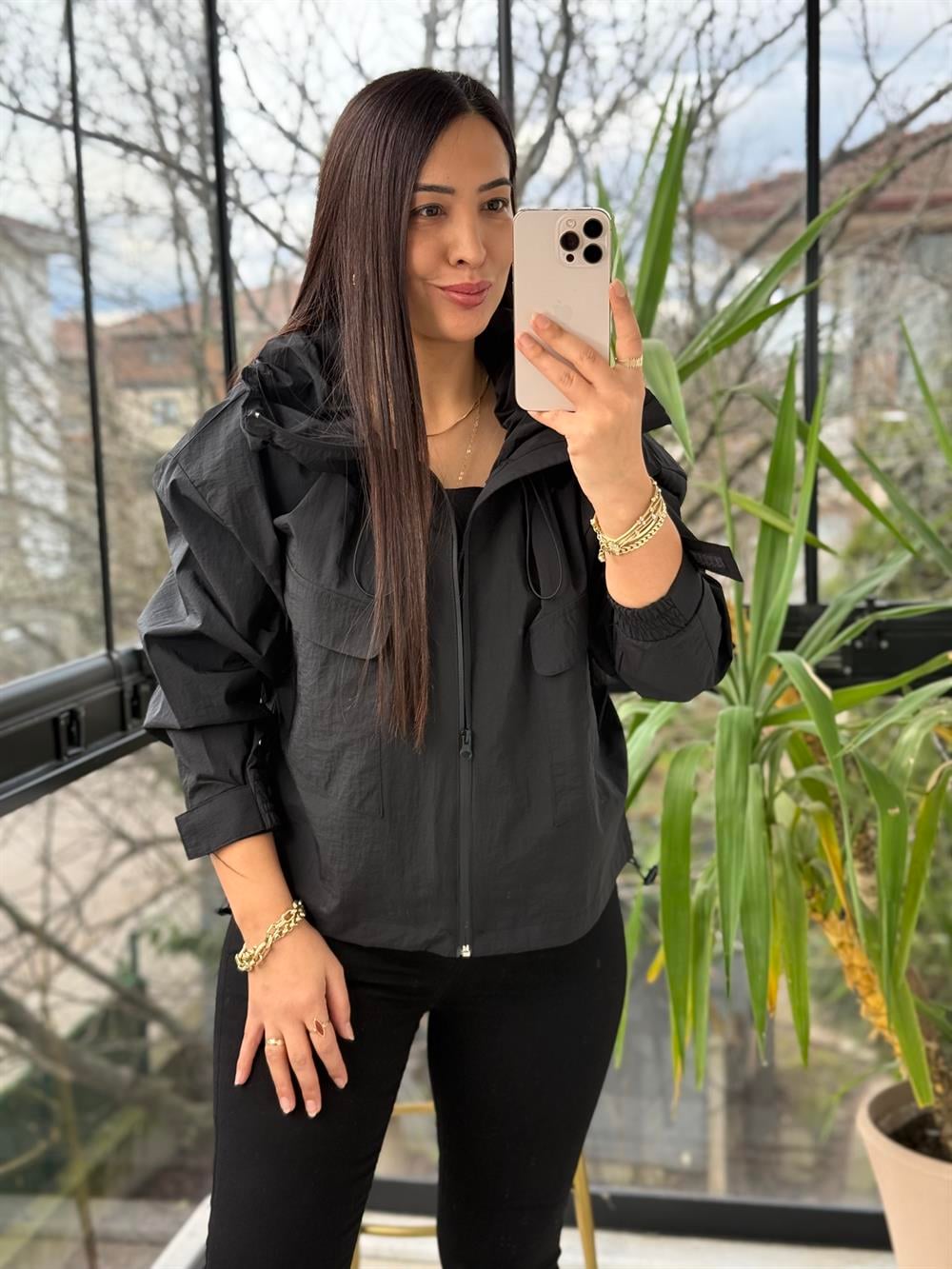 Yakası Büzgülü Yağmurluk Siyah