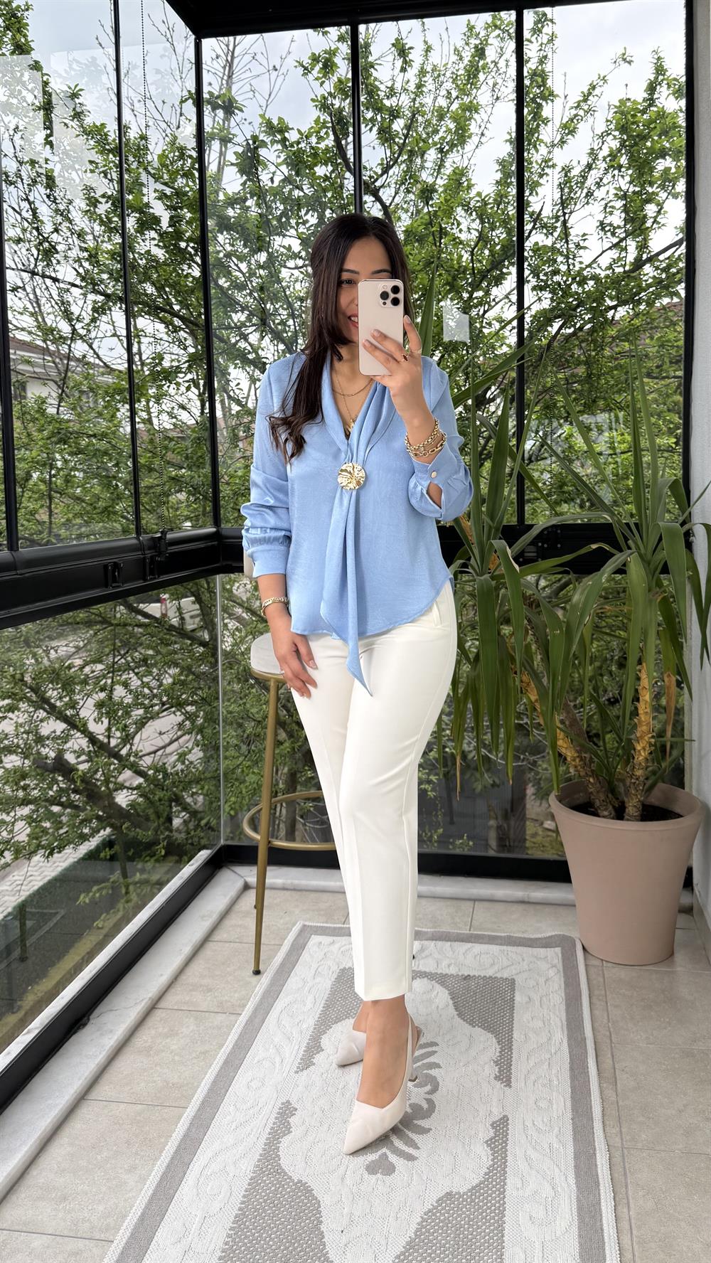 Bağlamalı Tokalı Yaka Detaylı Jakarlı Bluz Bebe Mavi