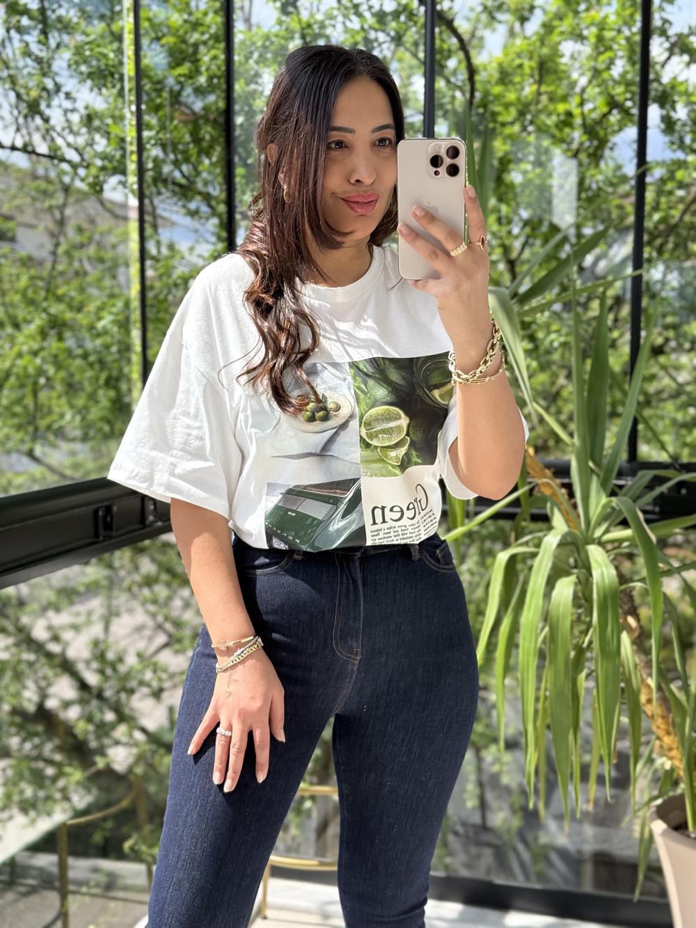 Yeşilli Baskı Detaylı Tişört Ekru