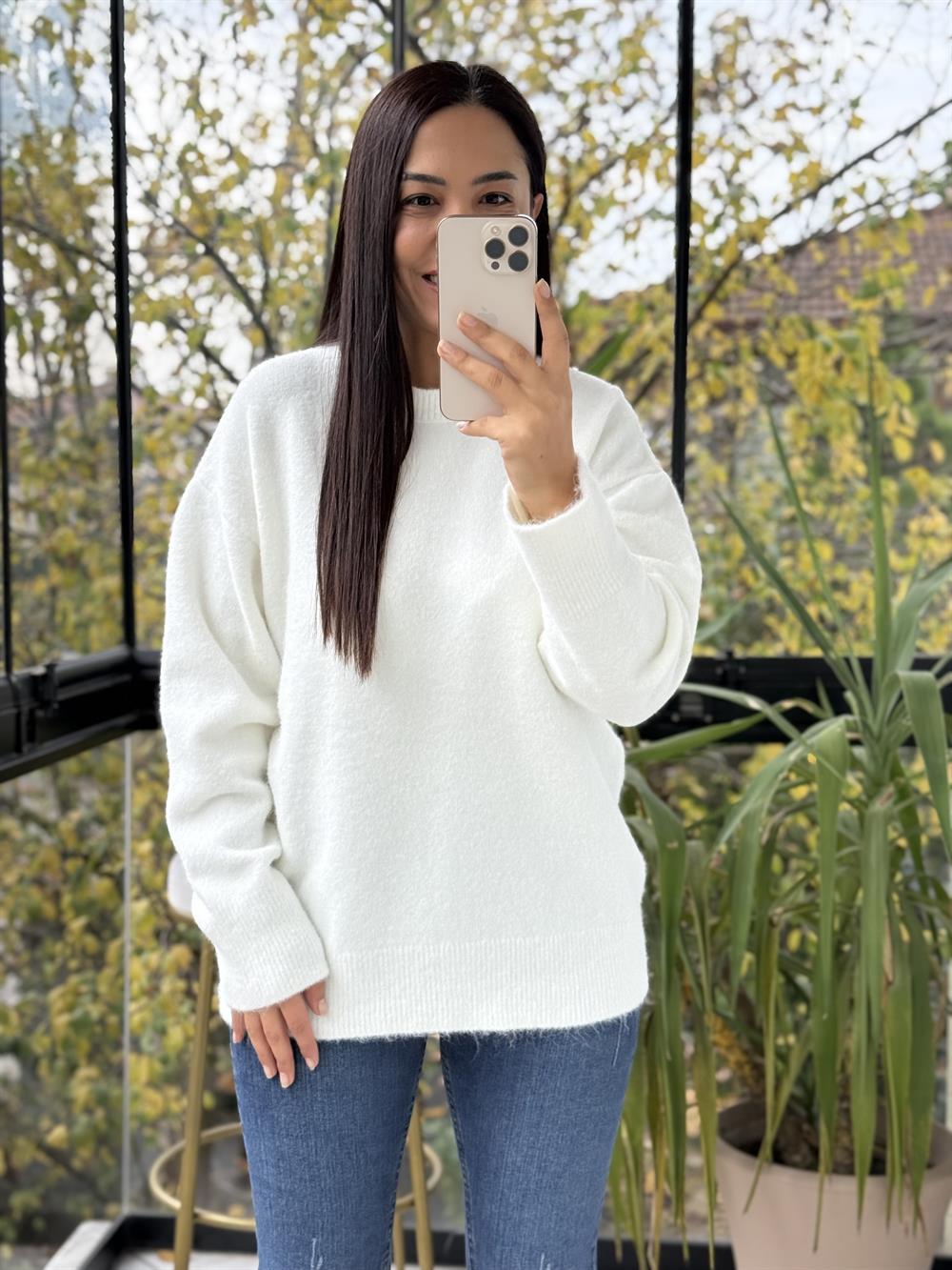 Yumoş Basic Kazak Beyaz