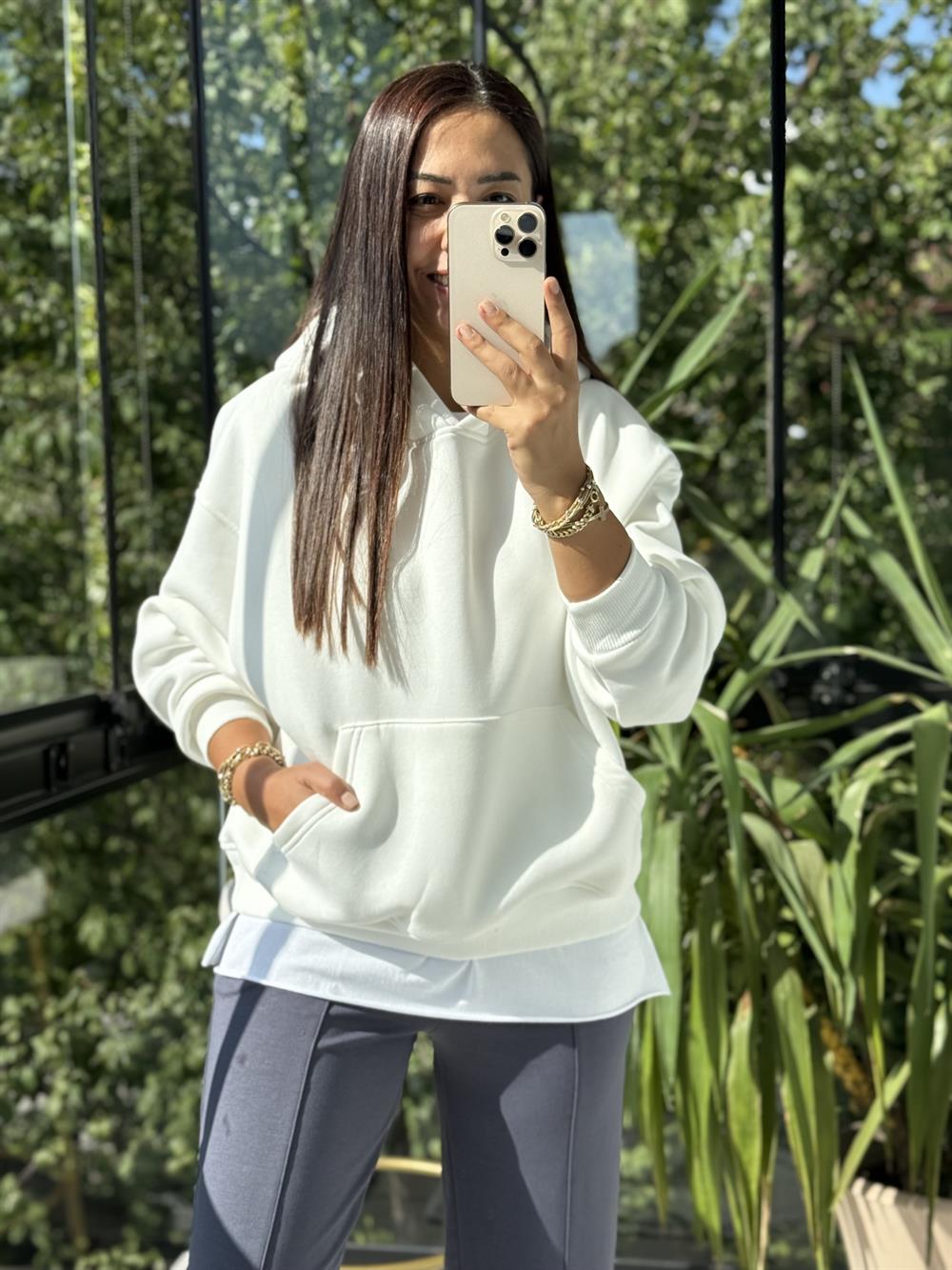 Kanguru Cep Kapşonlu Sweatshirt Beyaz