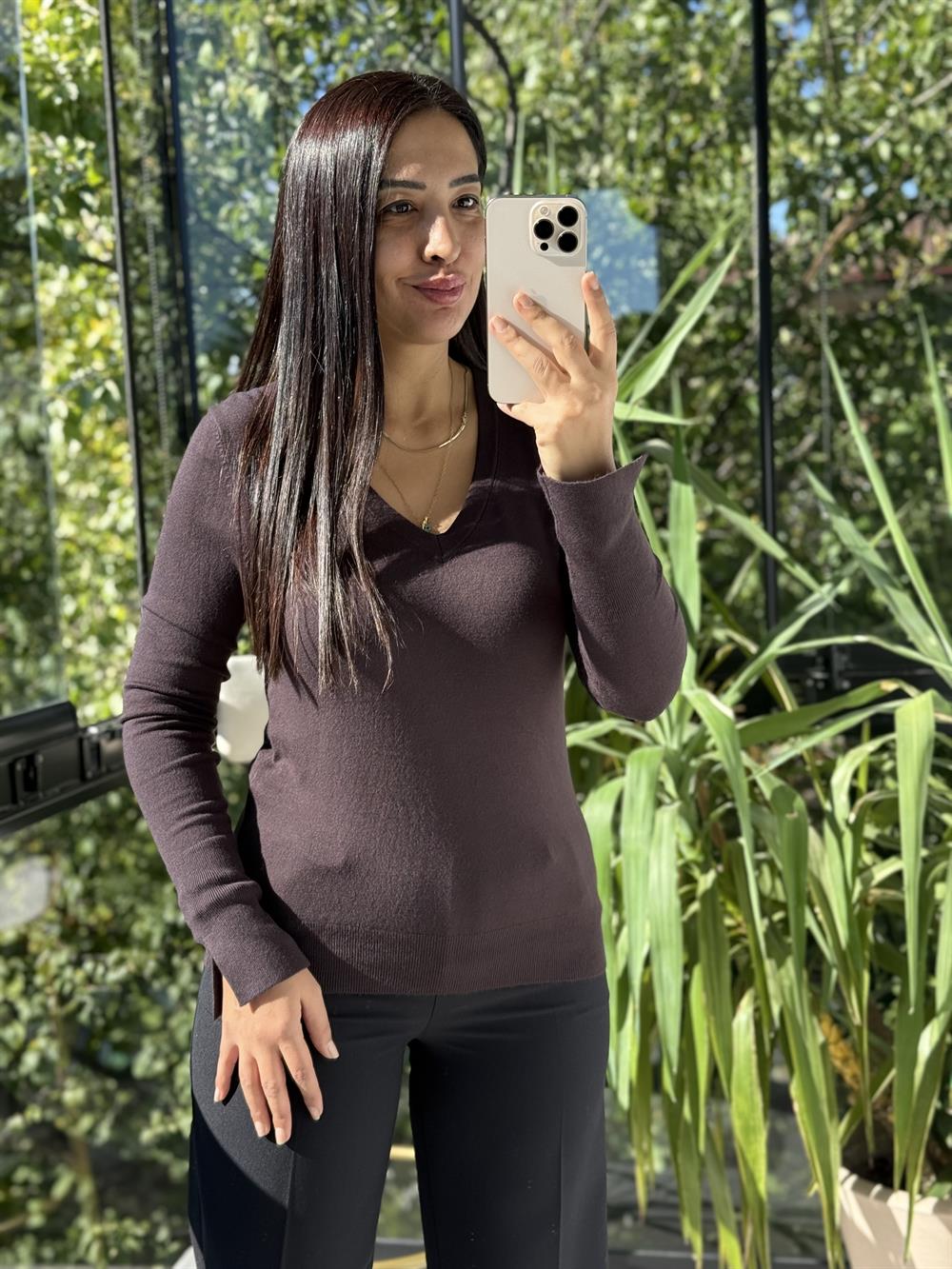 Dilvin V Yaka Kolu Yırtmaçlı Kazak Koyu Kahve