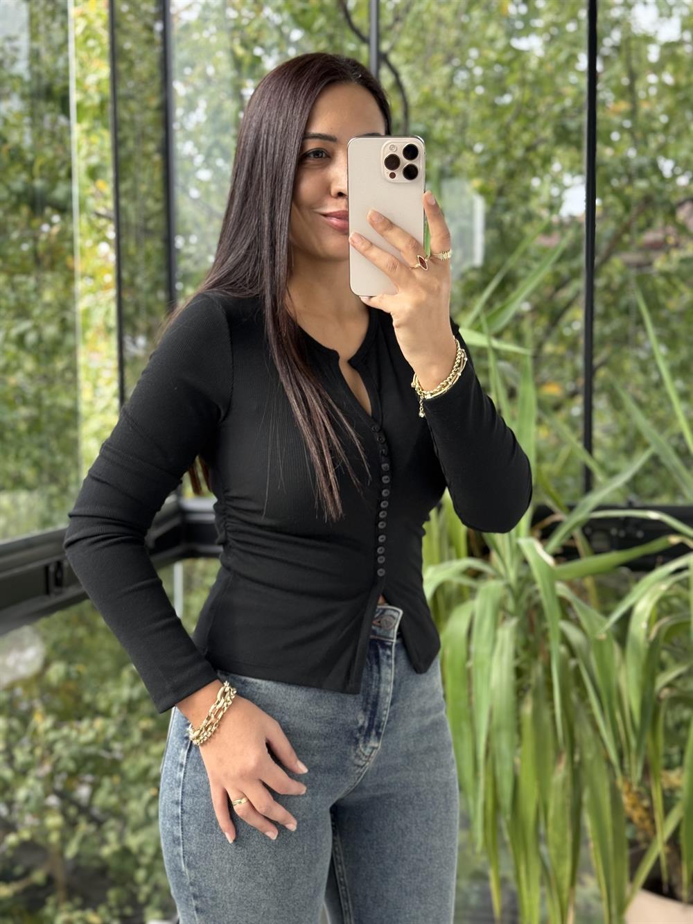 Düğme Detaylı Büzgülü Top Bluz Siyah