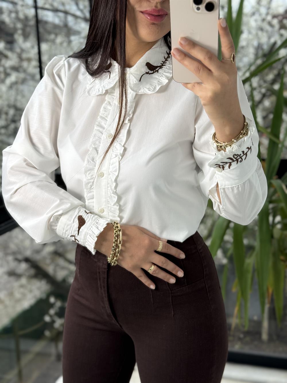 Kolu Ve Yakası Nakış Detaylı Gömlek Beyaz