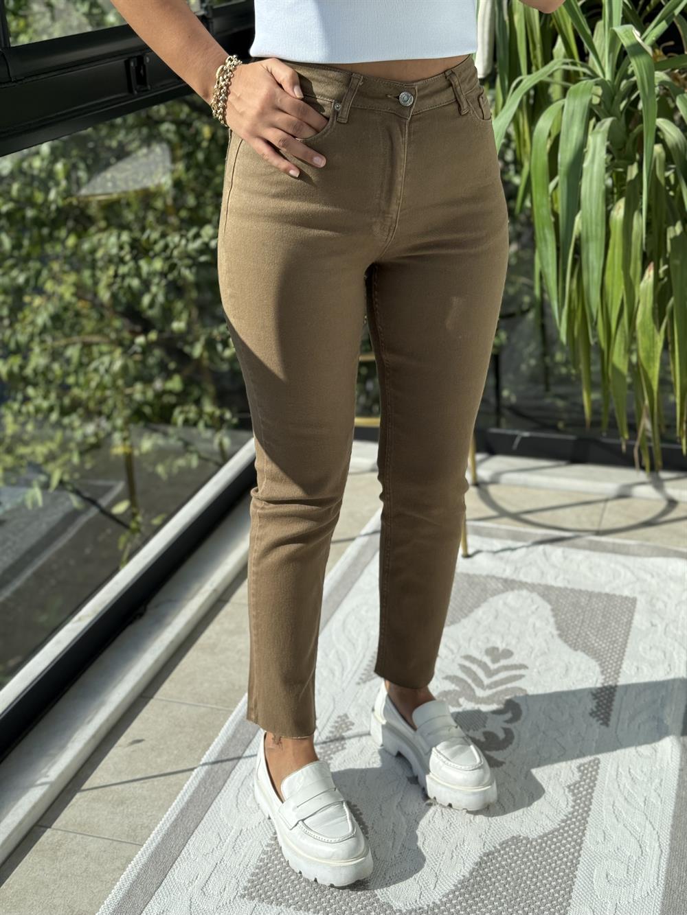 Premium Kalite Kesik Paça Jean Olive Yeşili