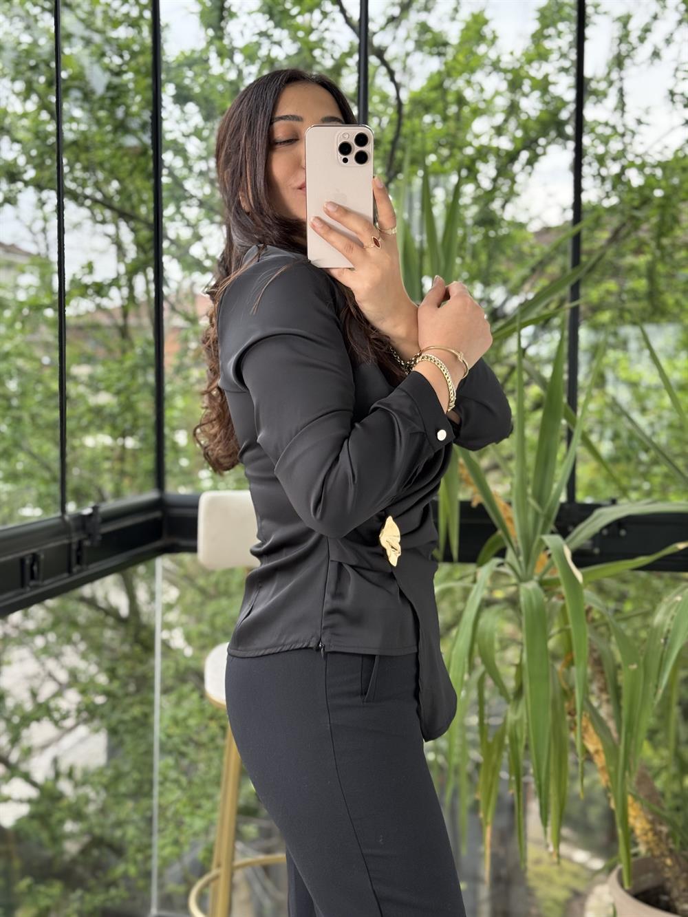 Kruvaze Yan Tokalı Bluz Siyah