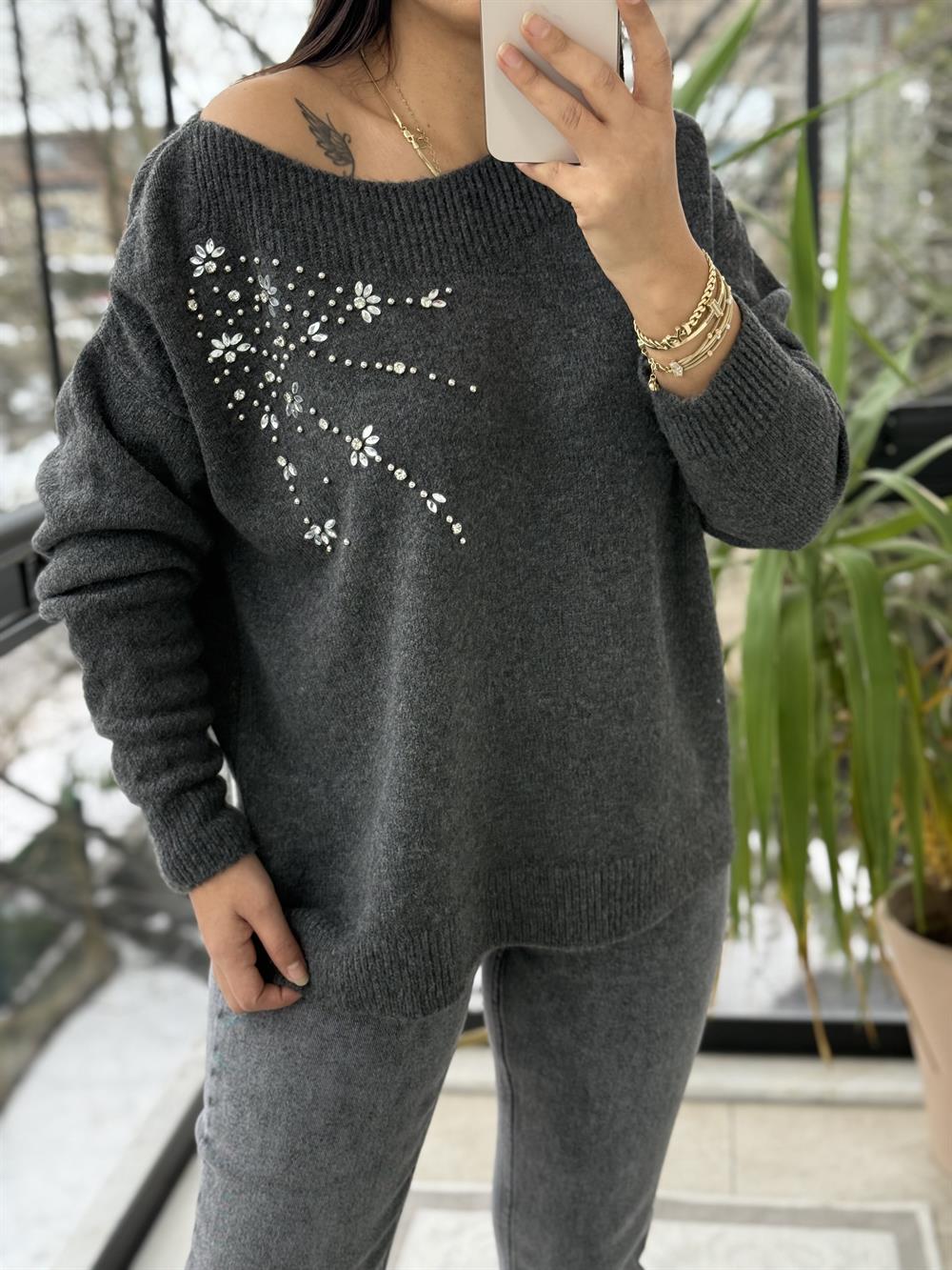 Yaka Detaylı Taşlı Yumoş Kazak Antrasit