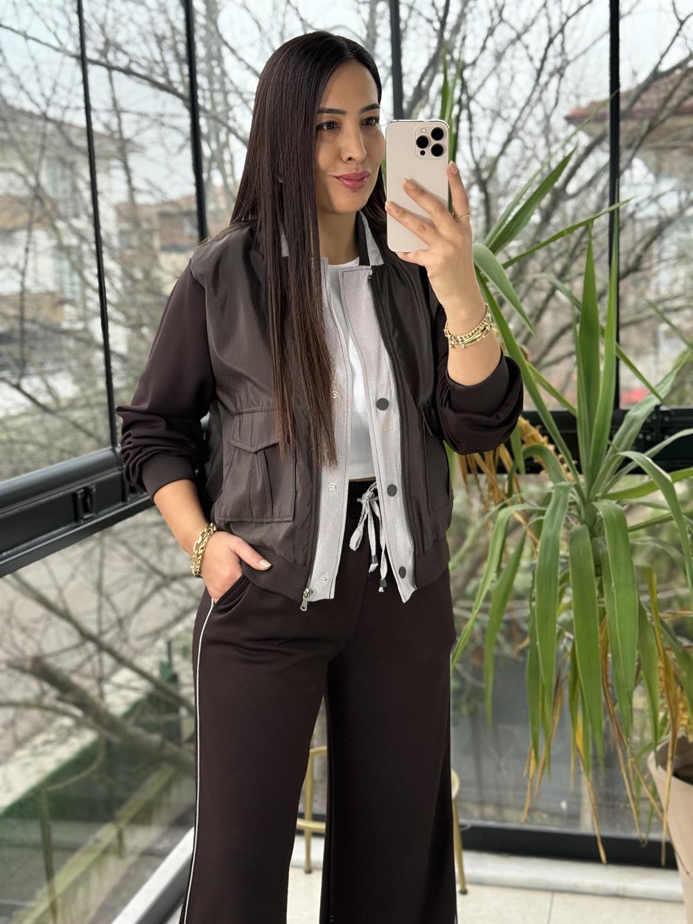 Garnili Çizgili Gömlek Detaylı Takım Kahve