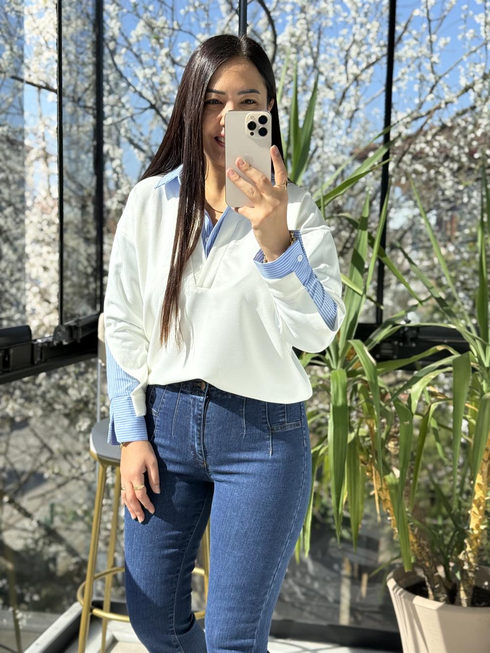 Cut Out Yaka Sweatshirt Ekru