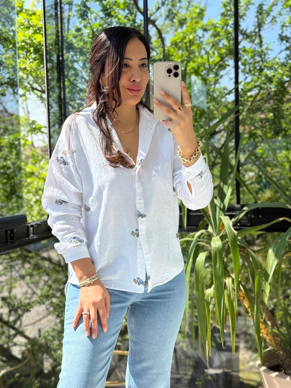 Mavi Kuş Nakışlı Gömlek Beyaz