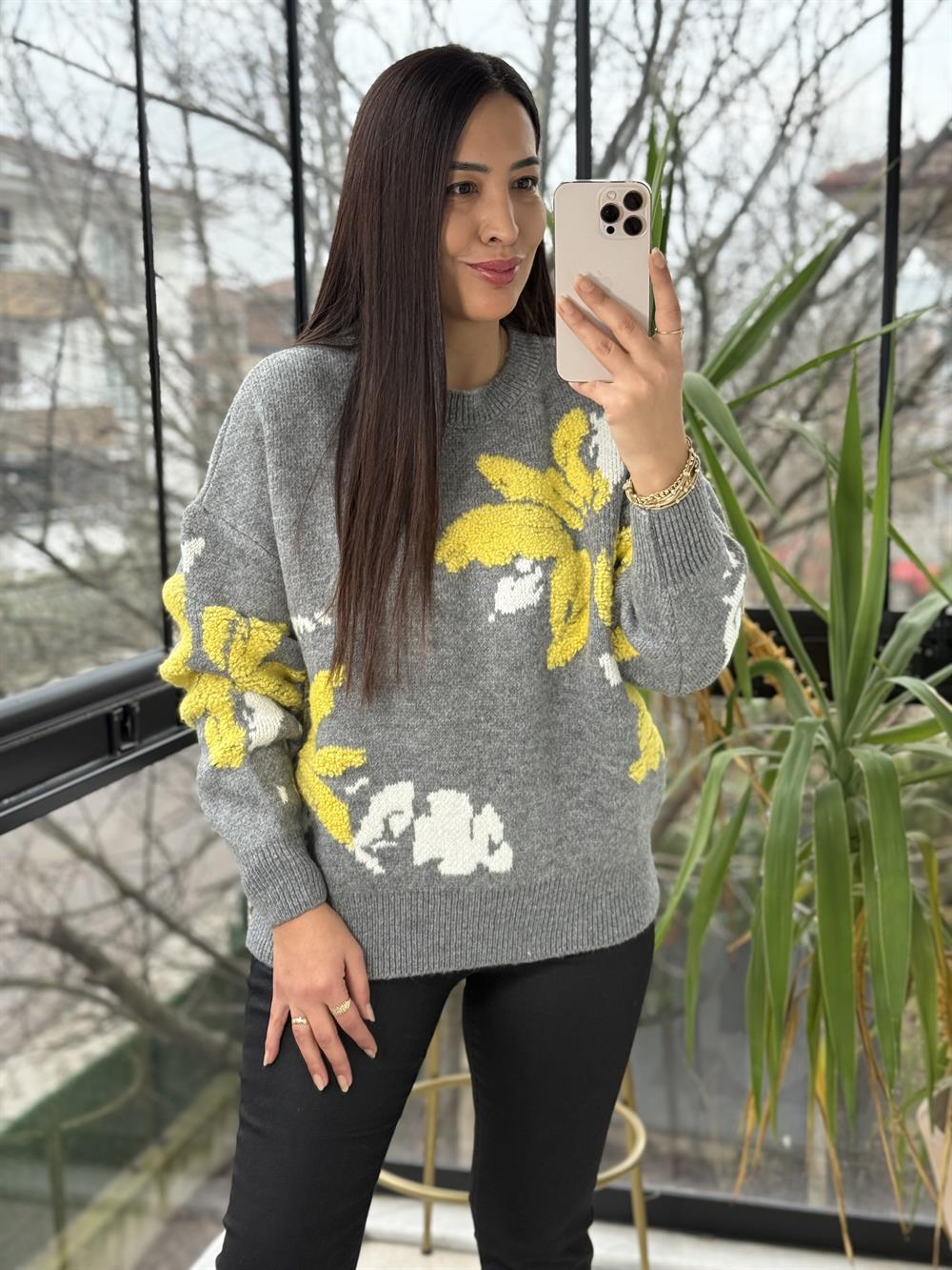 Çiçek Nakışlı Kazak Sarı