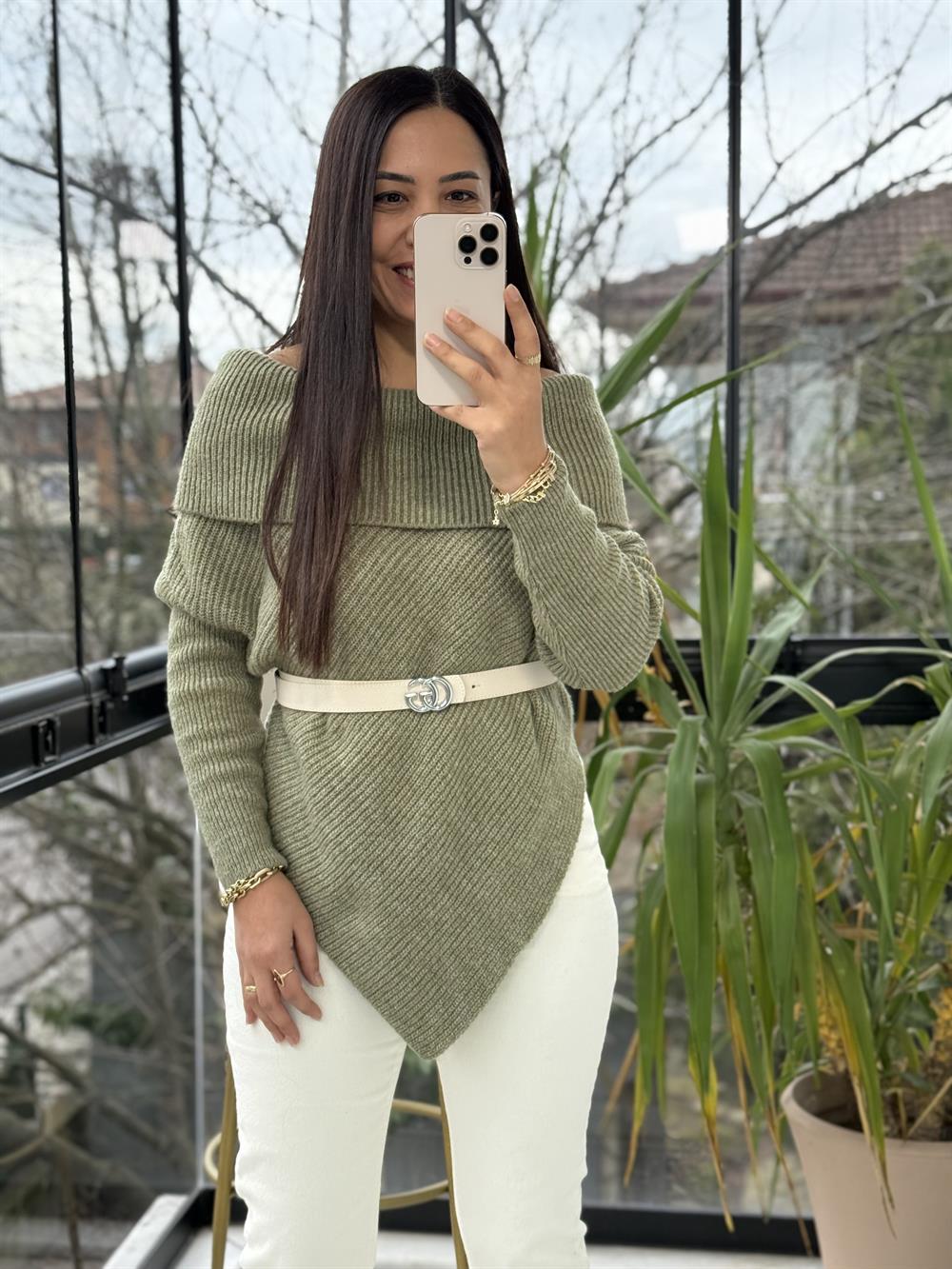 Madonna Yaka Asimetrik Kazak Açık Yeşil