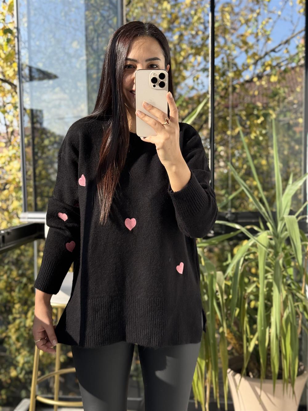 Kalp Detaylı Kazak Siyah