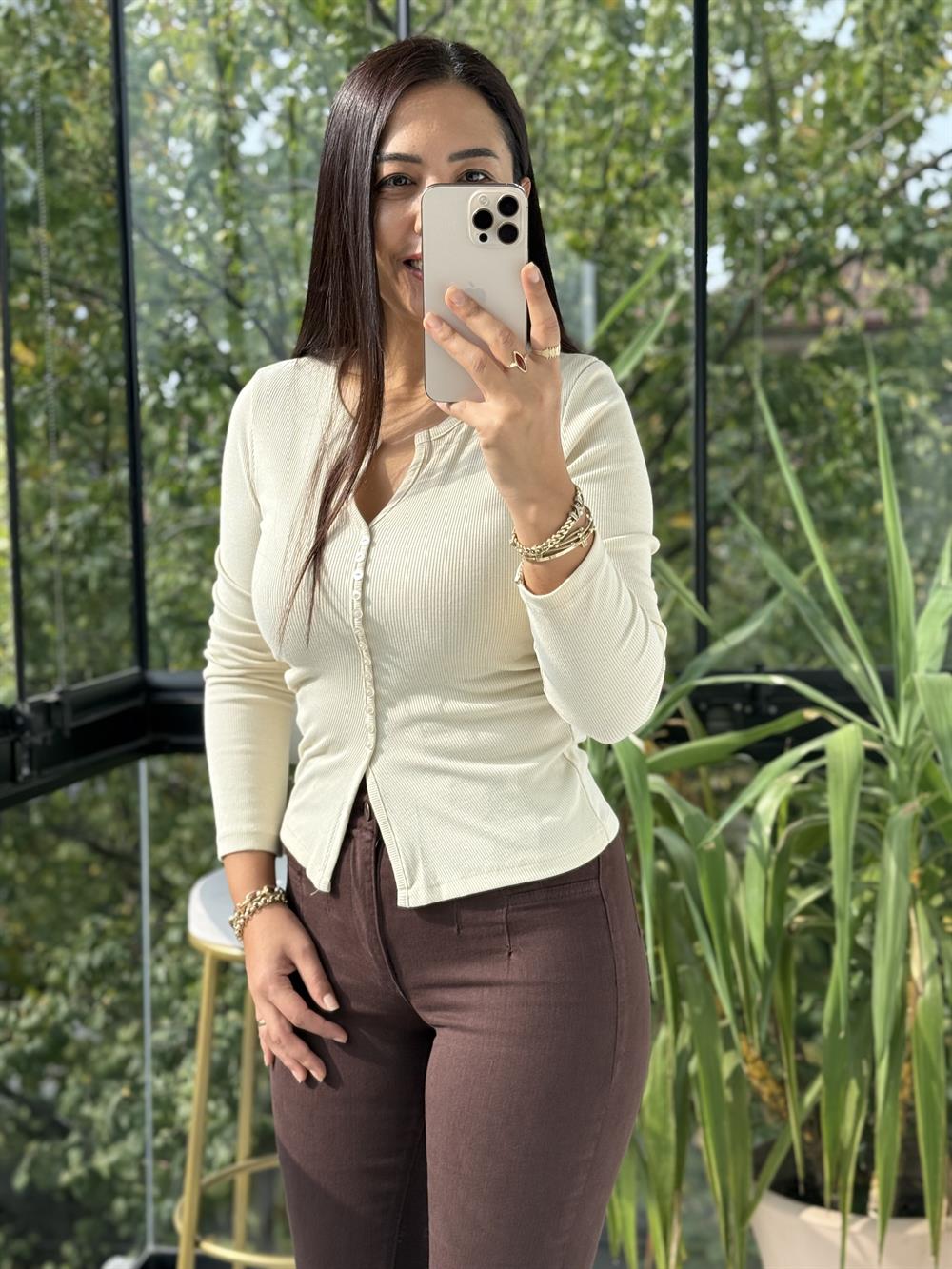 Düğme Detaylı Büzgülü Top Bluz Taş