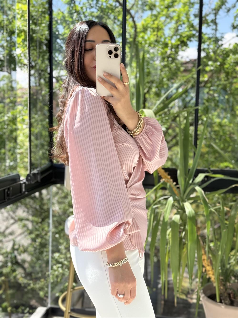 Yan Bağcıklı Yakalı Bluz Pudra