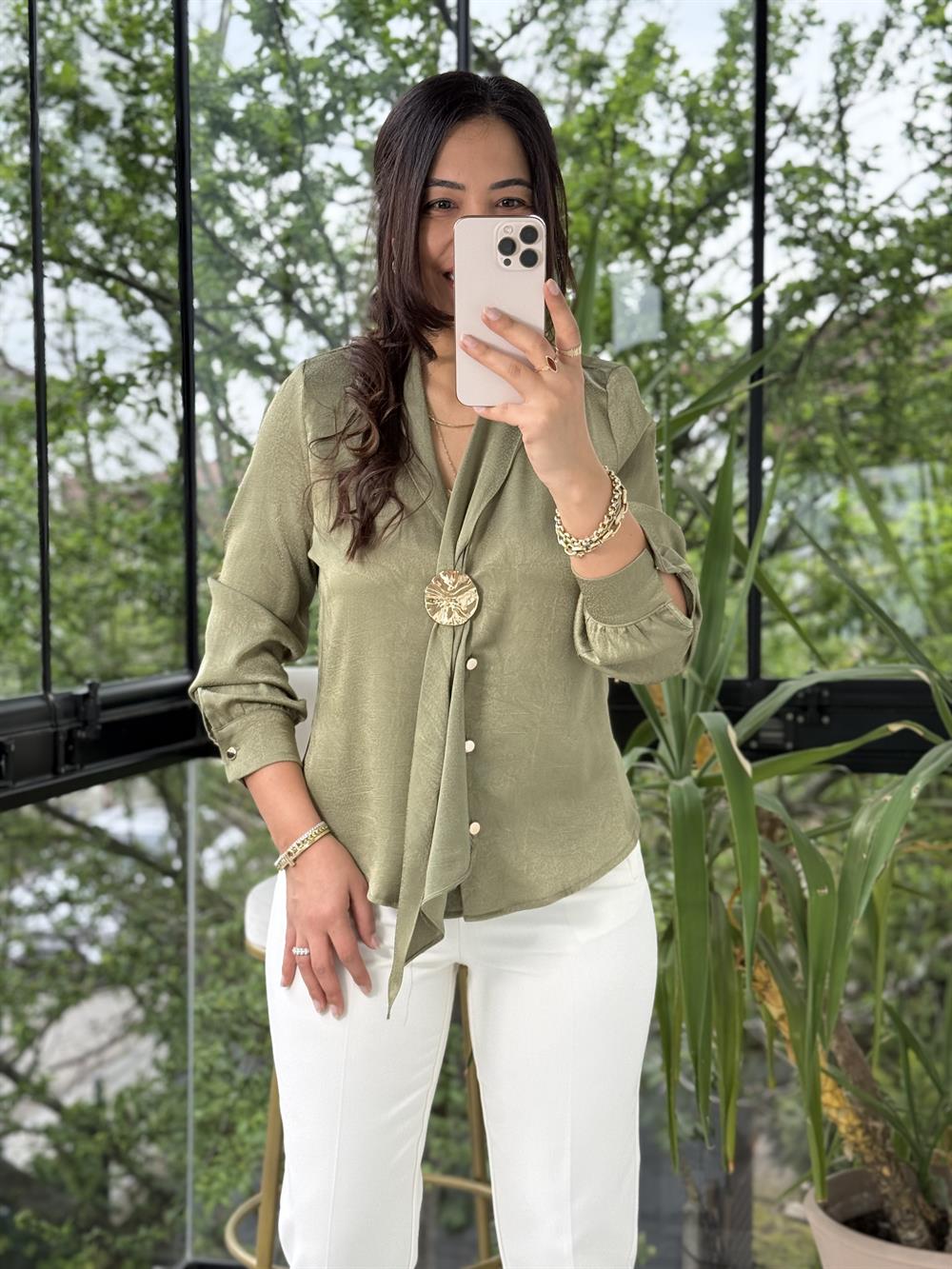 Bağlamalı Tokalı Yaka Detaylı Jakarlı Bluz Haki Yeşili