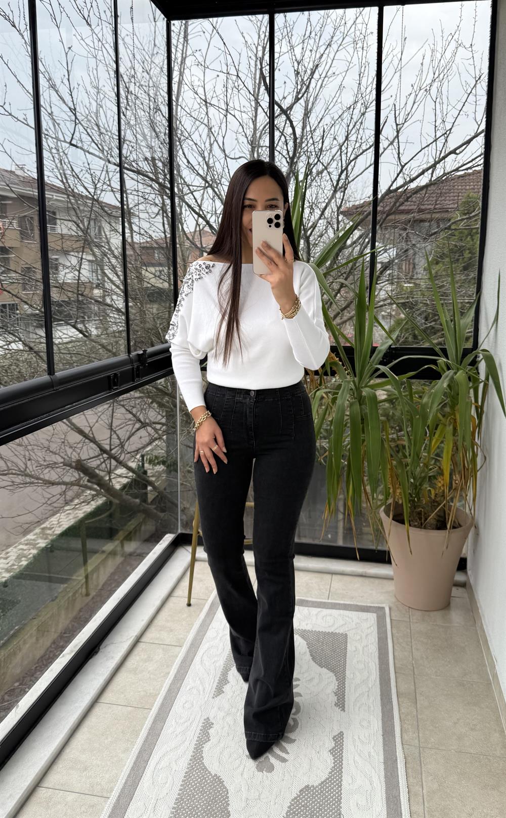 Taş İşlemeli Tek Omuz Triko Kazak Ekru