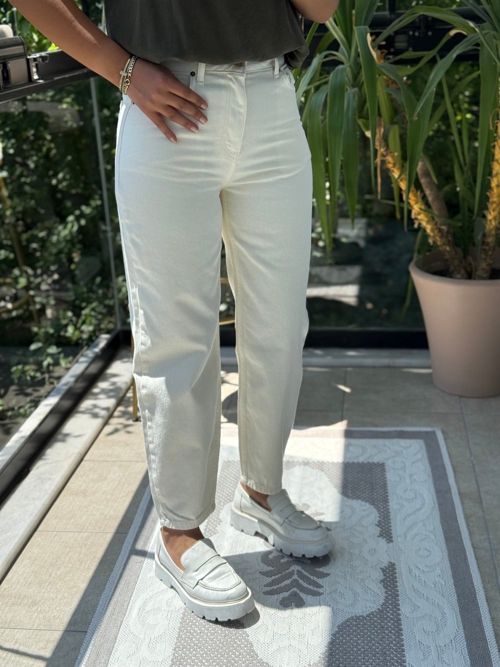 Likrasız Mom Fit Jean Krem