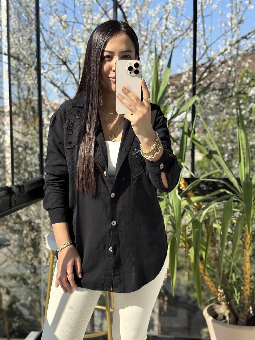 Omuzları ve Arkası Nakışlı Pamuklu Gömlek Siyah