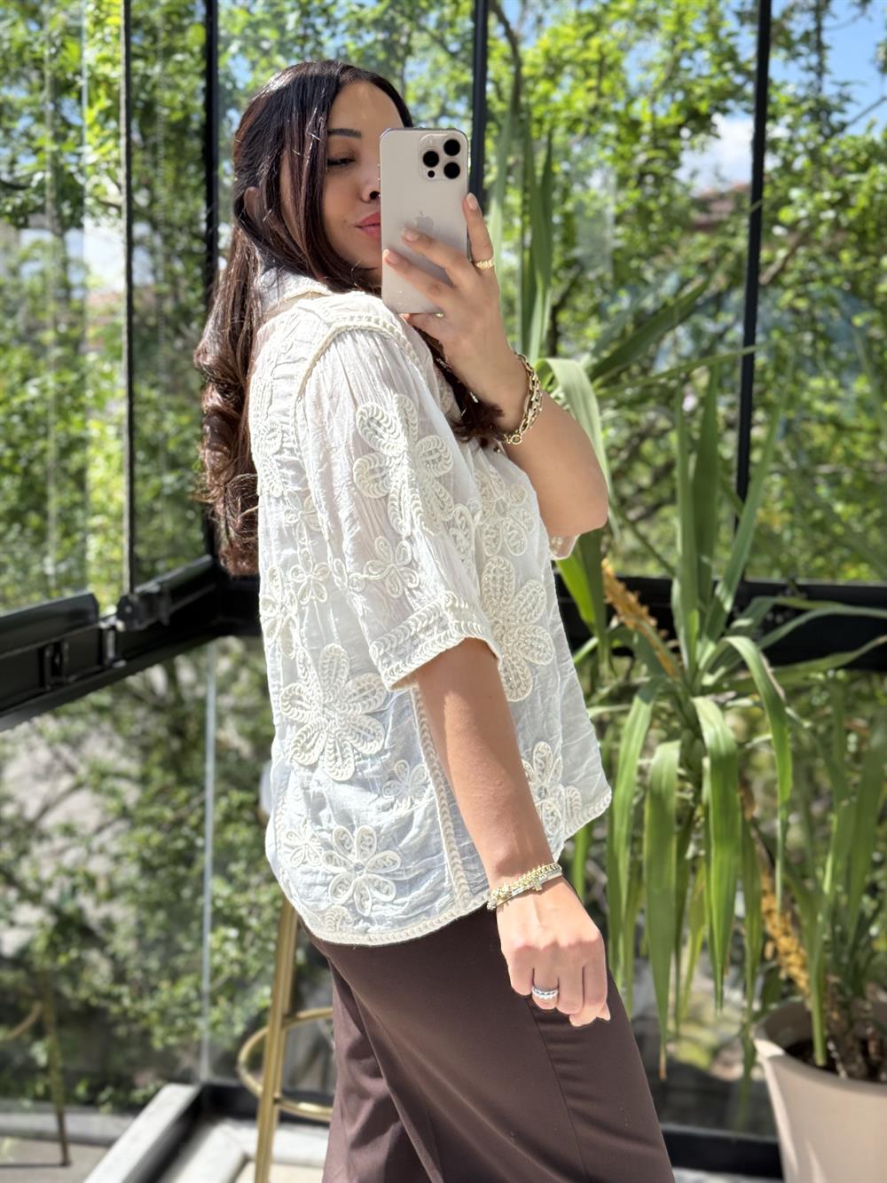 Boncuk İşlemeli Kısa Kol Naturel Gömlek Bej