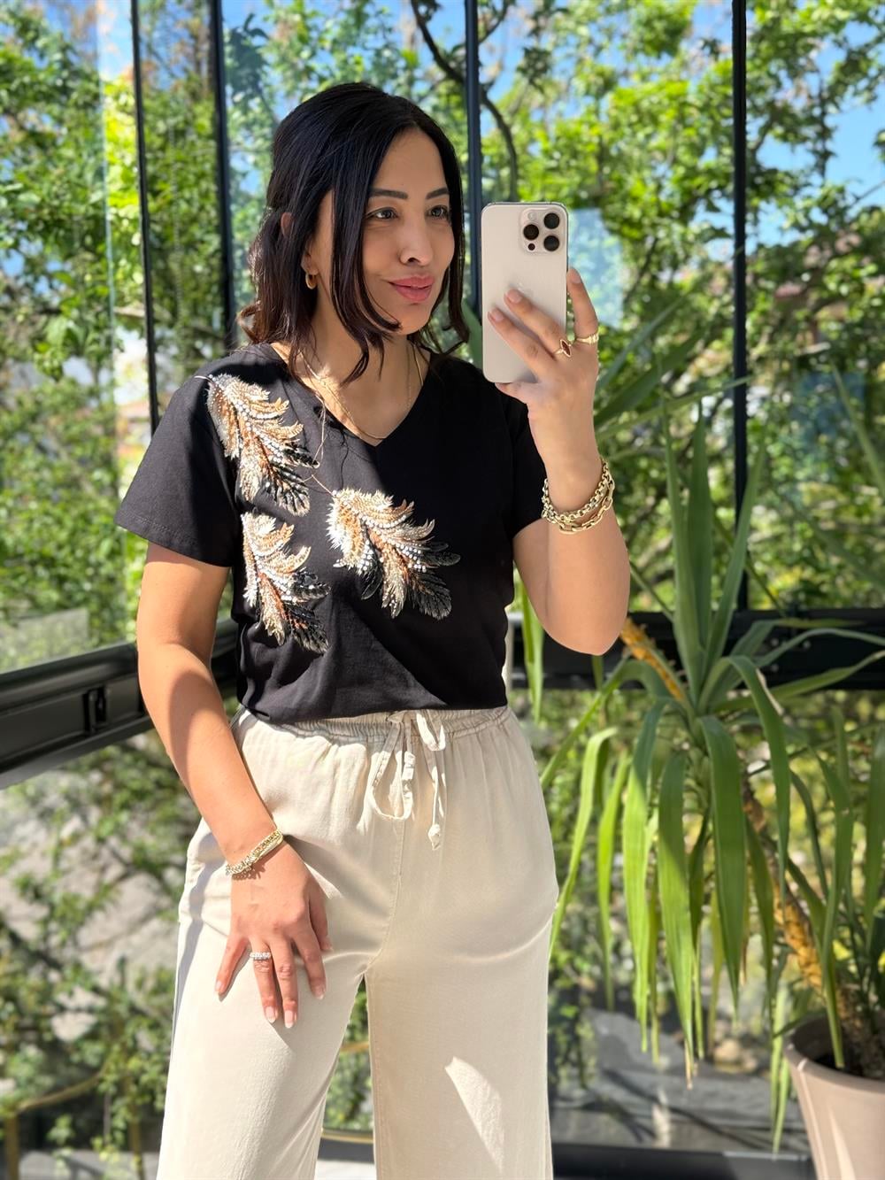 Omuz Tül Detaylı Boncuklu Tişört Siyah