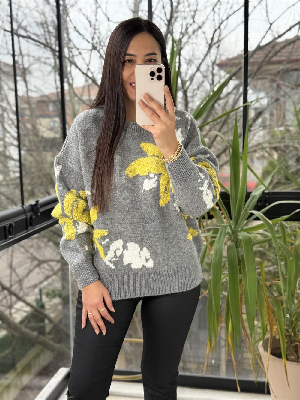 Çiçek Nakışlı Kazak Sarı