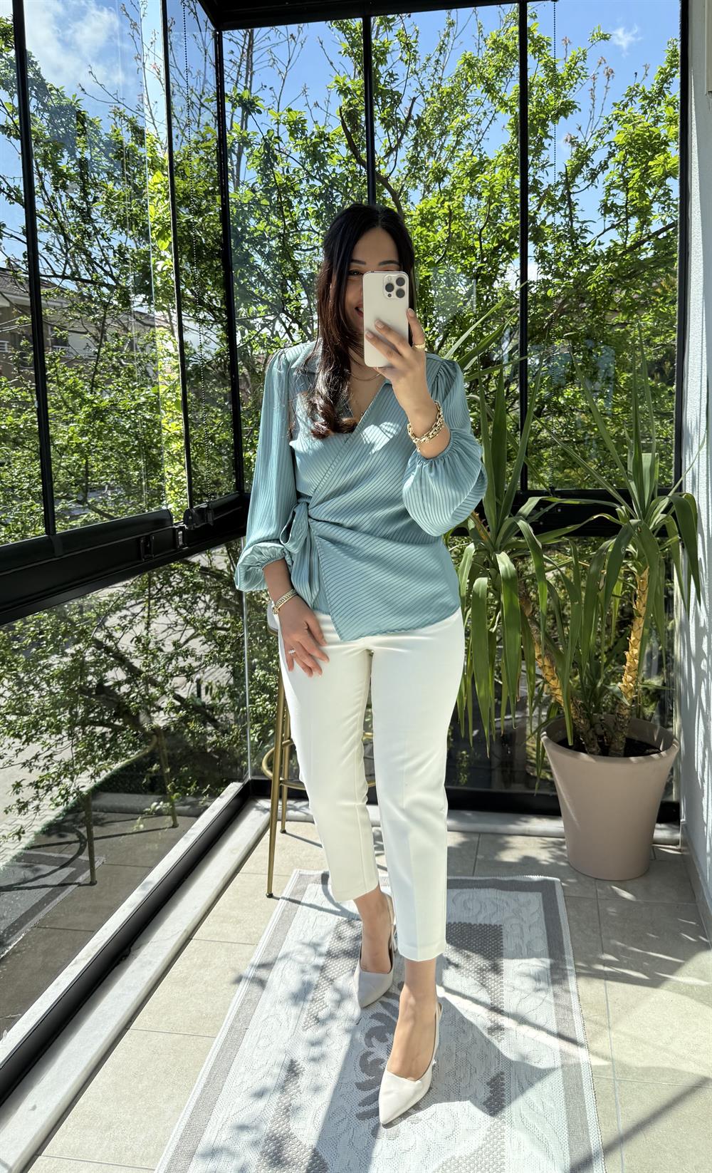 Yan Bağcıklı Yakalı Bluz Su Yeşili