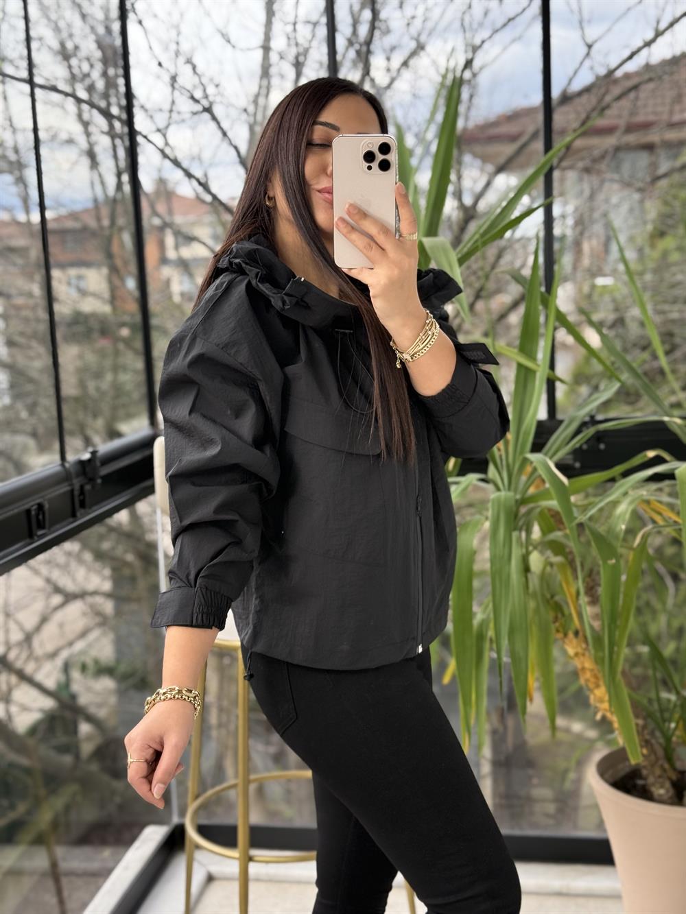 Yakası Büzgülü Yağmurluk Siyah