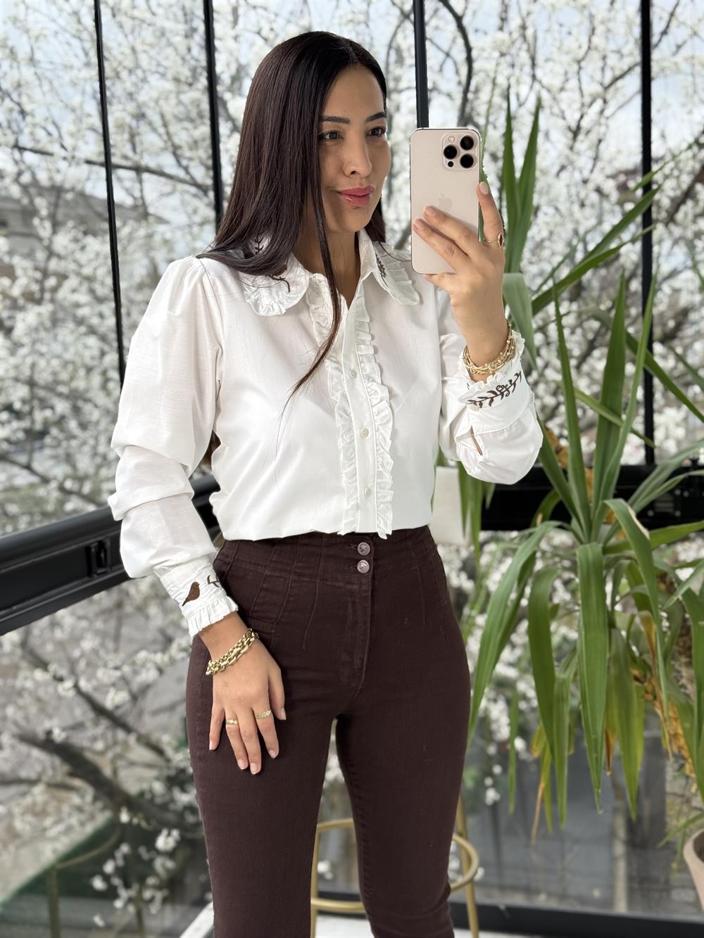 Kolu Ve Yakası Nakış Detaylı Gömlek Beyaz