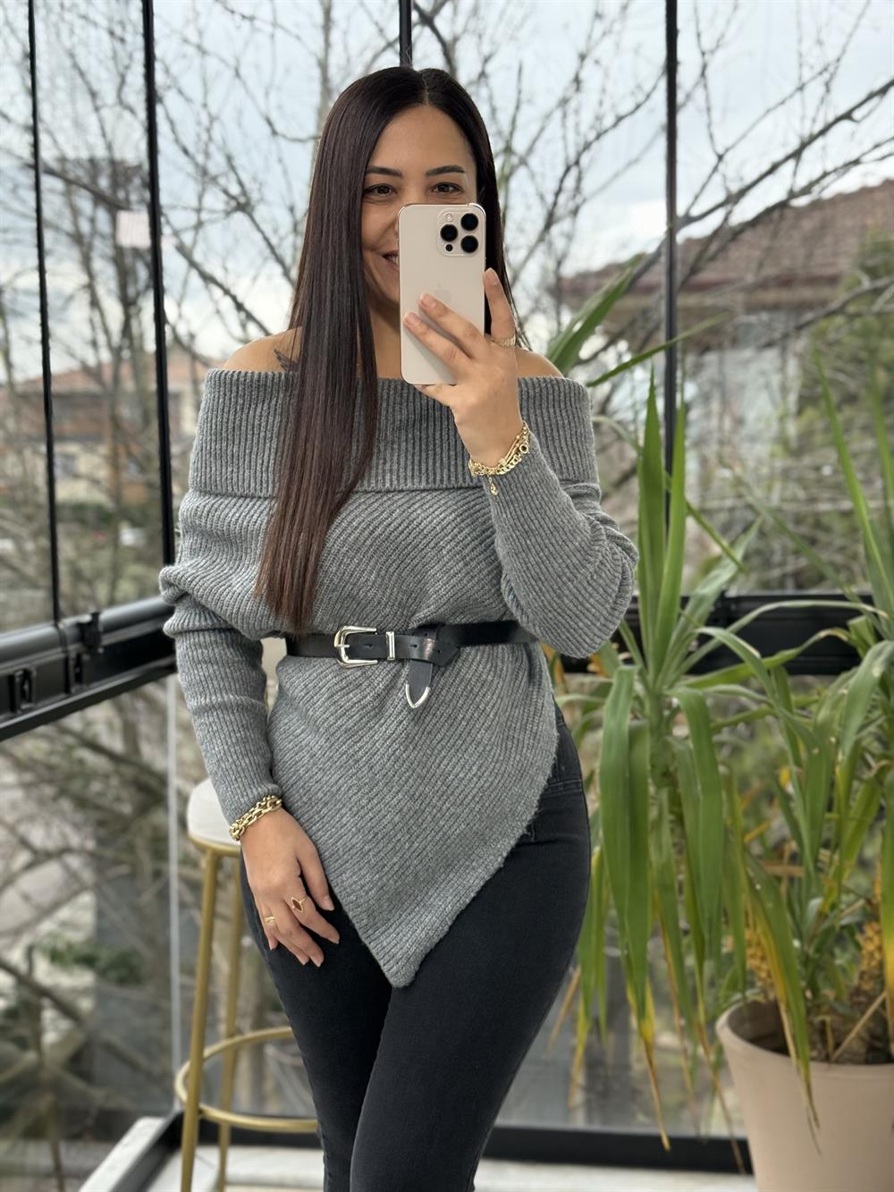 Madonna Yaka Asimetrik Kazak Gri