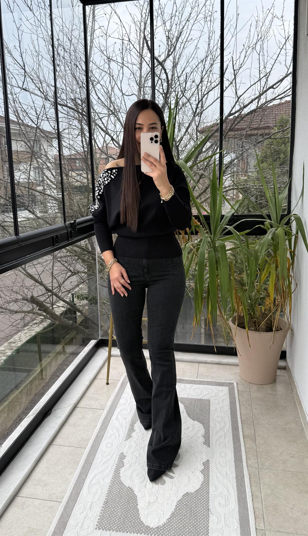 Taş İşlemeli Tek Omuz Triko Kazak Siyah