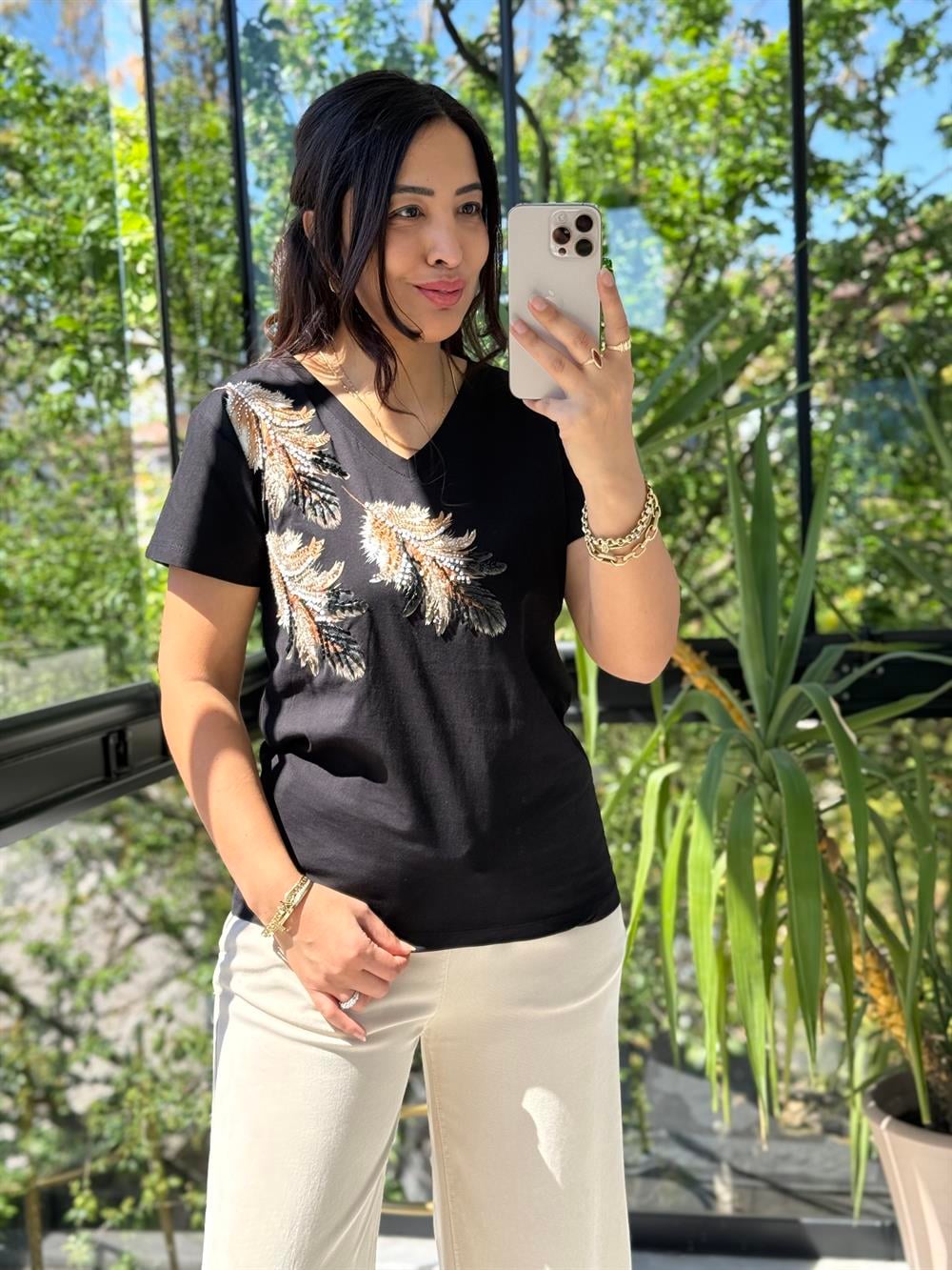 Omuz Tül Detaylı Boncuklu Tişört Siyah